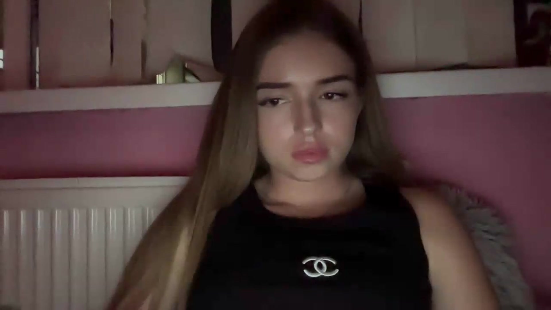 Gallery image thumbnail from ChloeeStar's myfreecams stream on, 09/04/2026, 17:40 image 11 of 20