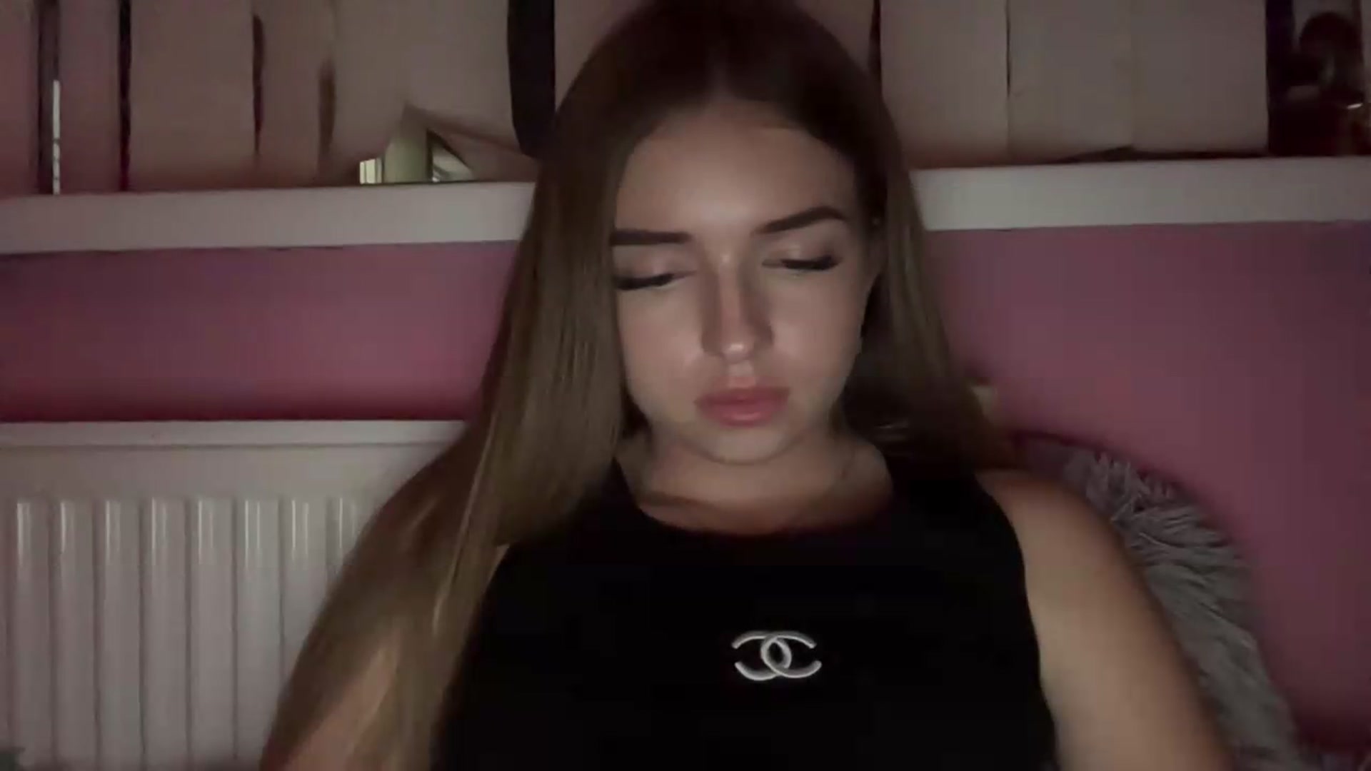 Gallery image thumbnail from ChloeeStar's myfreecams stream on, 09/04/2026, 17:40 image 15 of 20