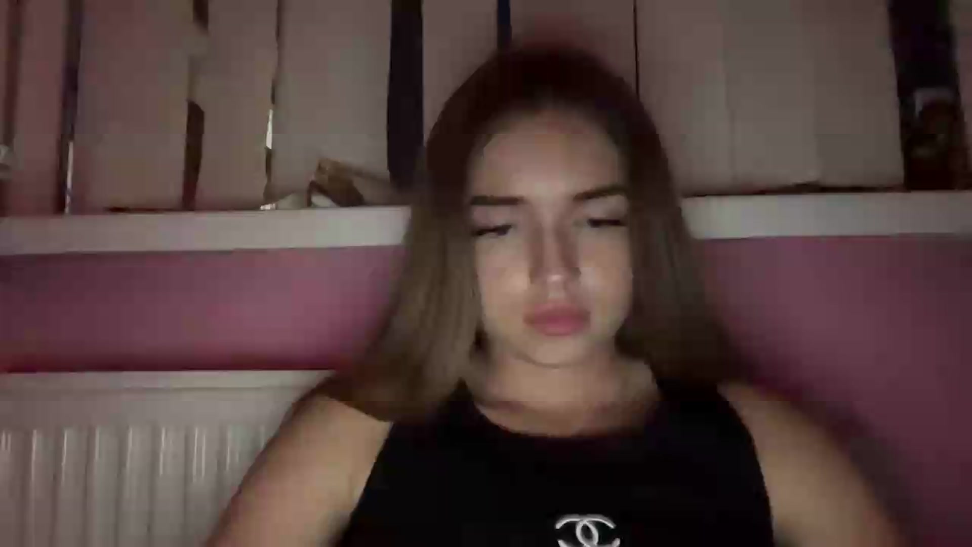 Gallery image thumbnail from ChloeeStar's myfreecams stream on, 09/04/2026, 17:40 image 2 of 20