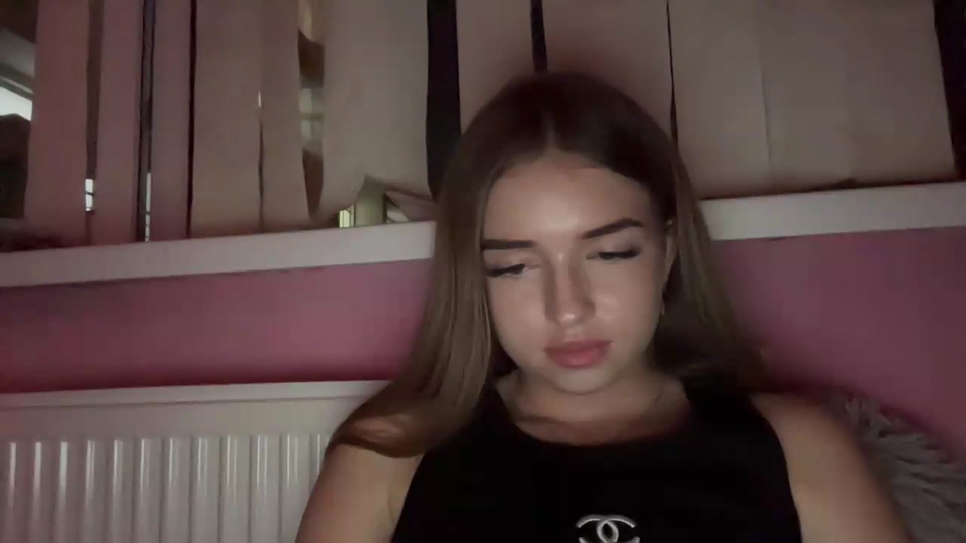 Gallery image thumbnail from ChloeeStar's myfreecams stream on, 09/04/2026, 17:40 image 7 of 20