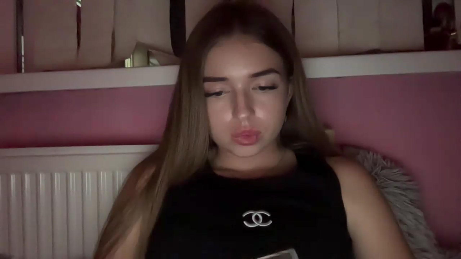 Gallery image thumbnail from ChloeeStar's myfreecams stream on, 09/04/2026, 17:40 image 19 of 20