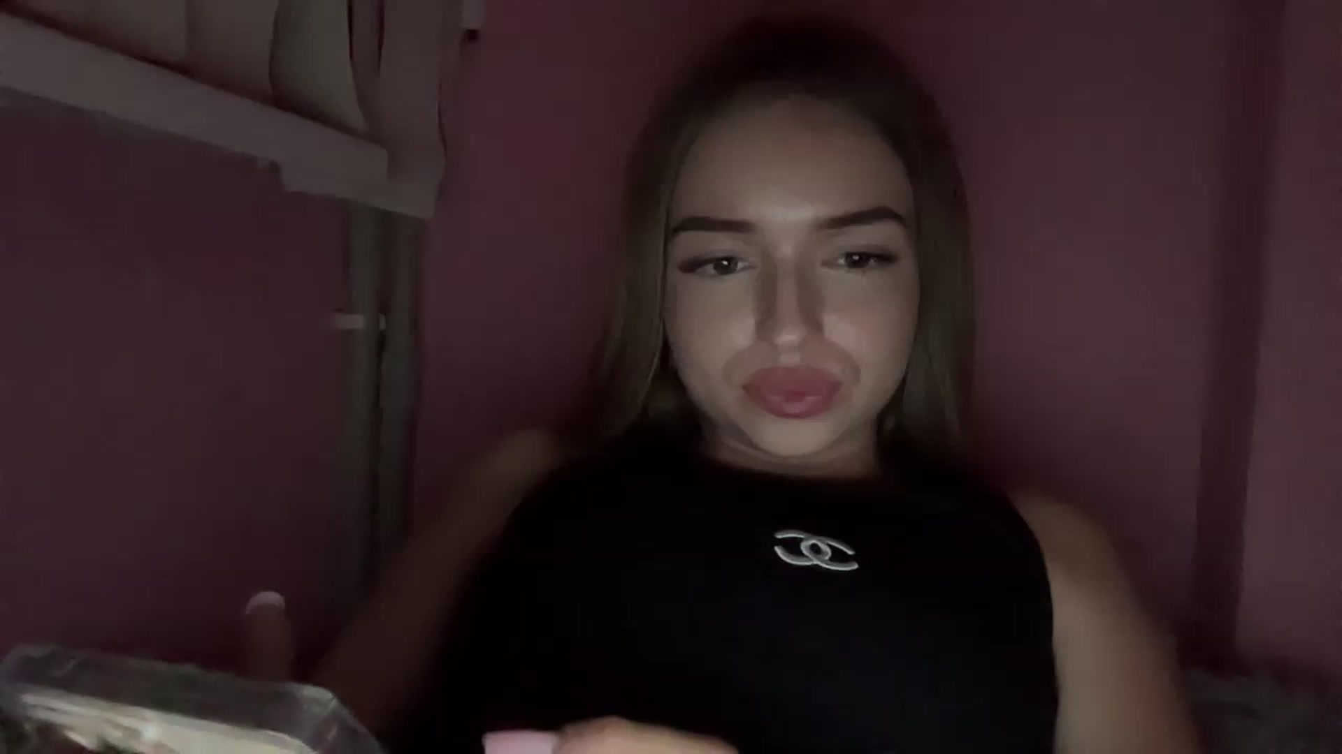 Gallery image thumbnail from ChloeeStar's myfreecams stream on, 09/04/2026, 18:00 image 2 of 20