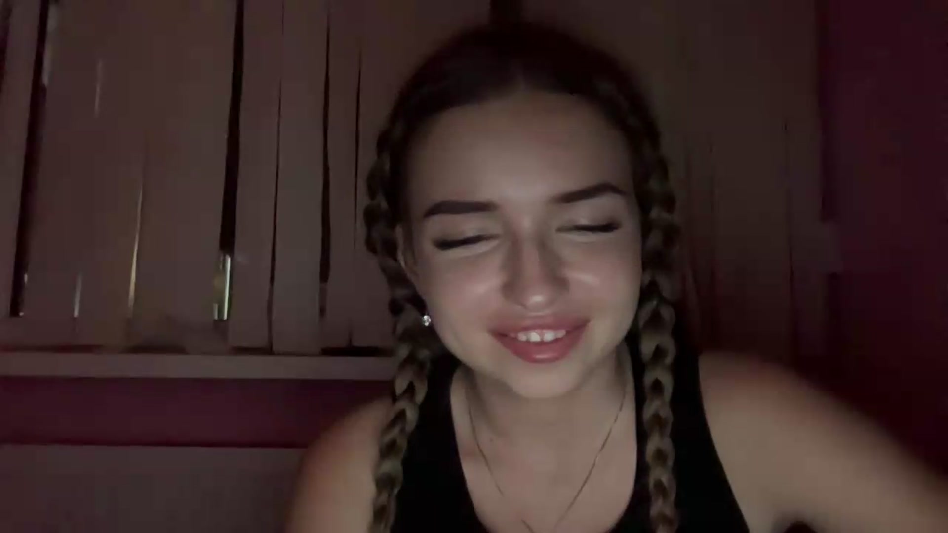 Gallery image thumbnail from ChloeeStar's myfreecams stream on, 09/04/2026, 18:47 image 11 of 20
