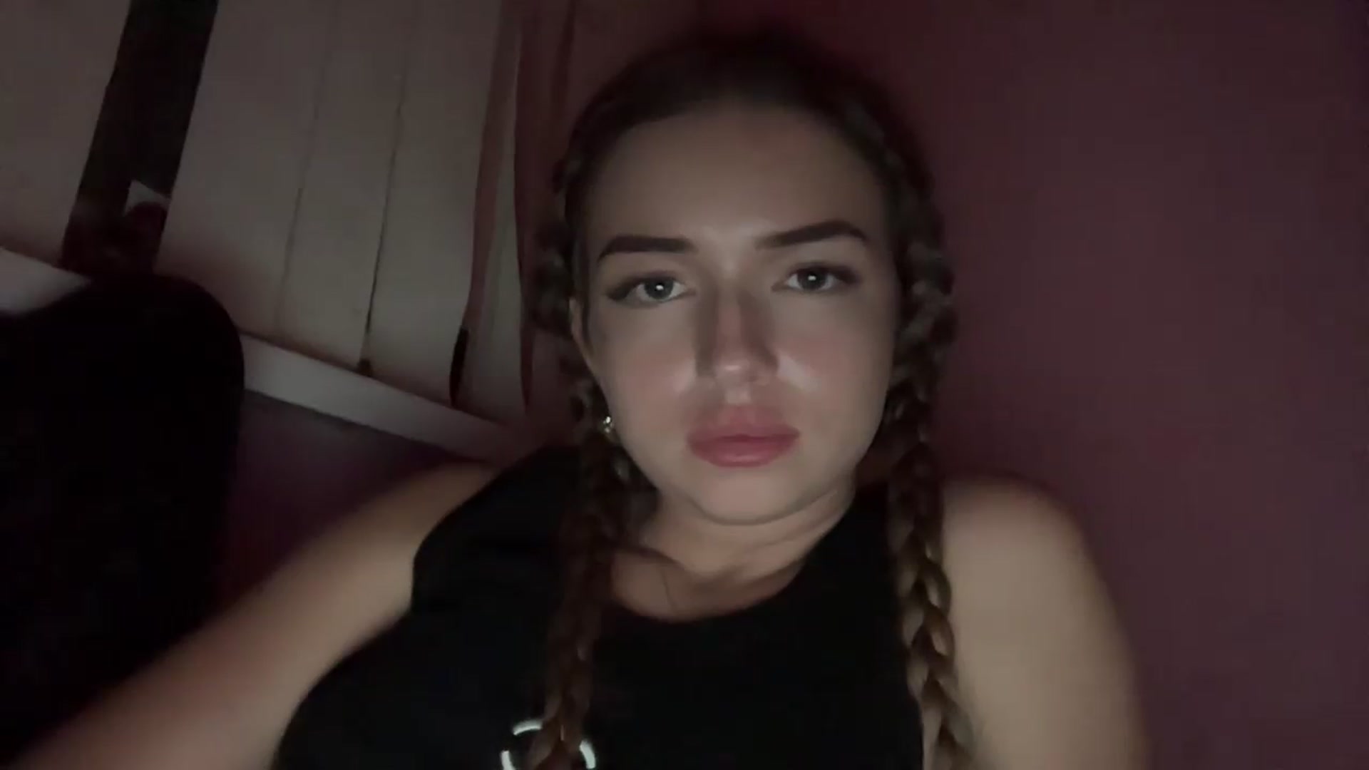 Gallery image thumbnail from ChloeeStar's myfreecams stream on, 09/04/2026, 18:47 image 20 of 20