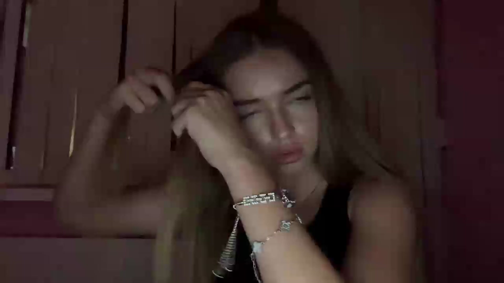 Gallery image thumbnail from ChloeeStar's myfreecams stream on, 09/04/2026, 18:47 image 1 of 20