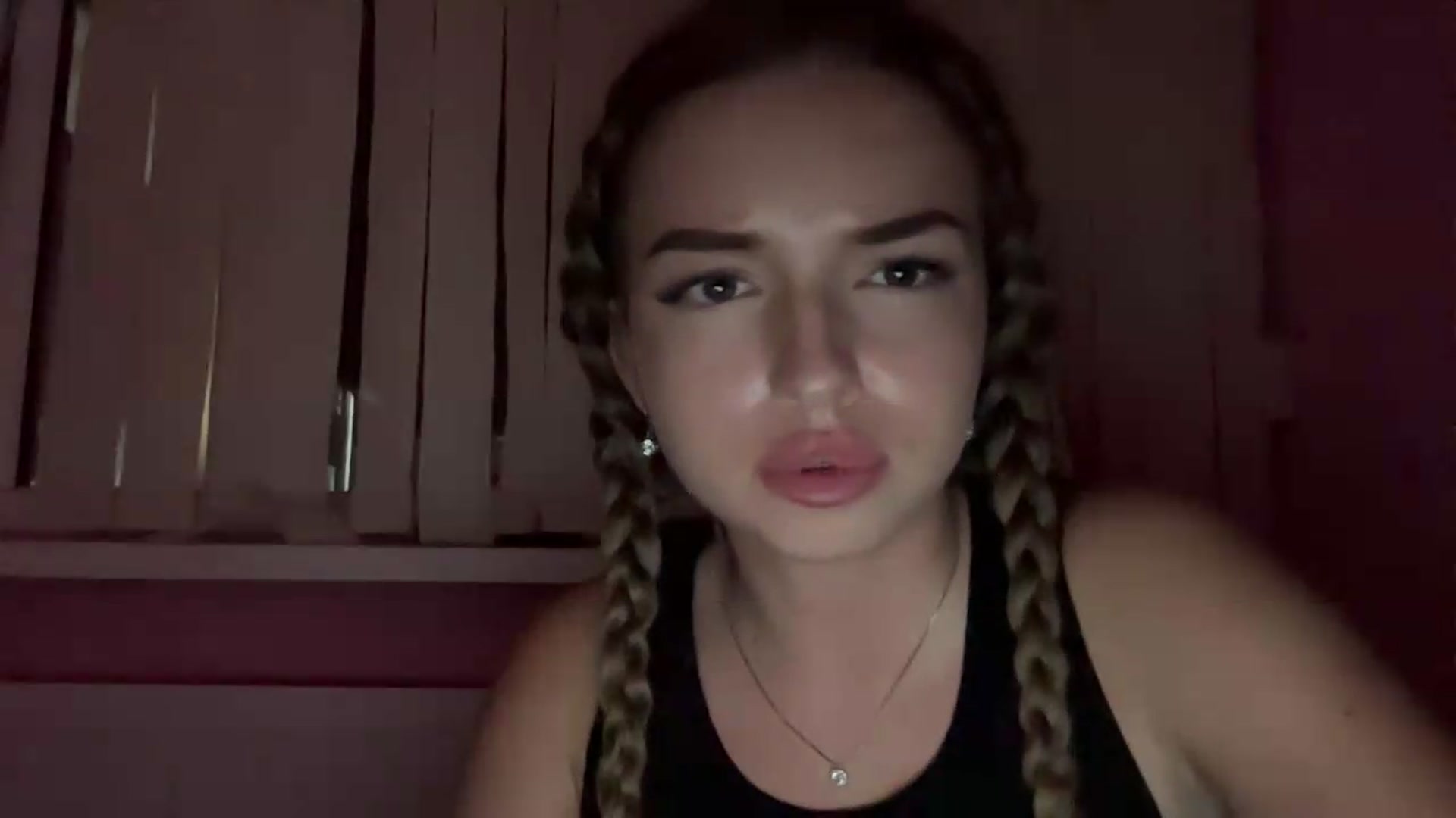 Gallery image thumbnail from ChloeeStar's myfreecams stream on, 09/04/2026, 18:47 image 8 of 20