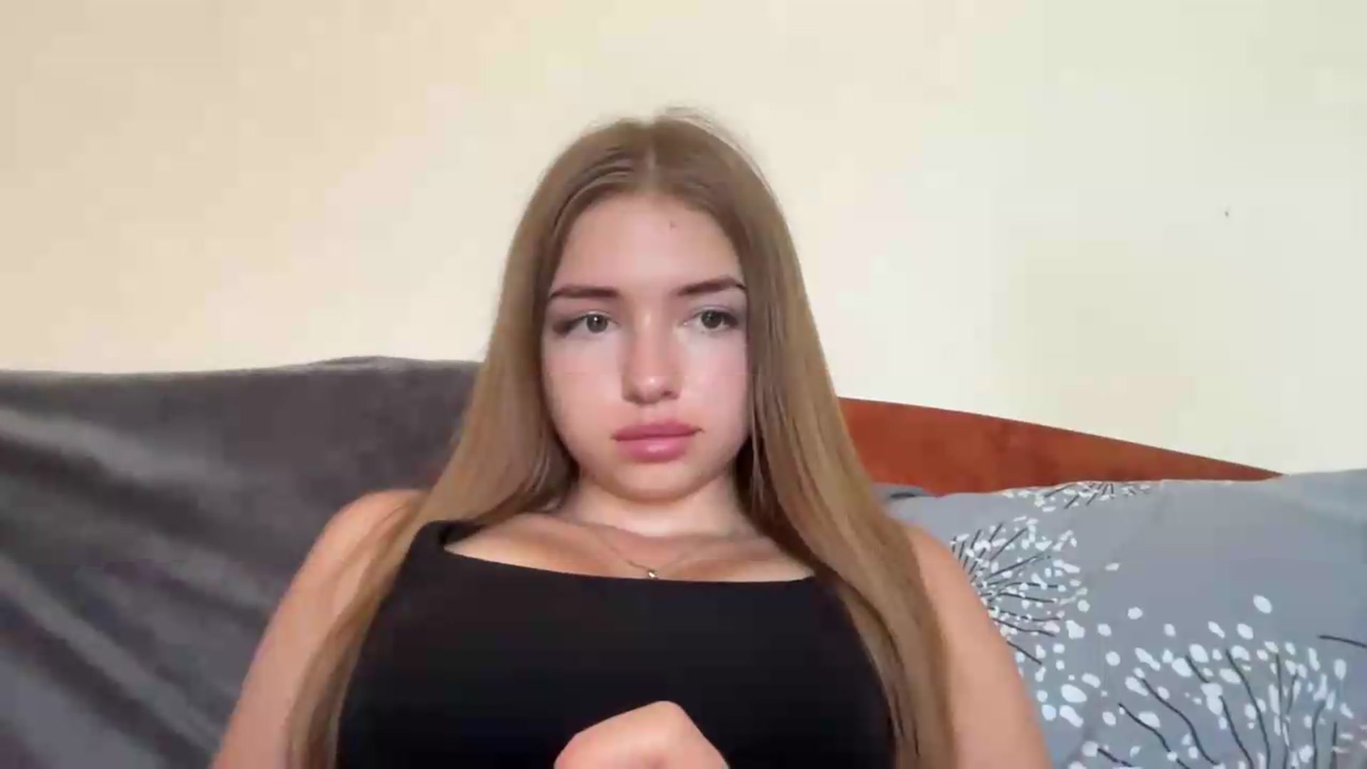 Gallery image thumbnail from ChloeeStar's myfreecams stream on, 09/05/2026, 10:08 image 18 of 20