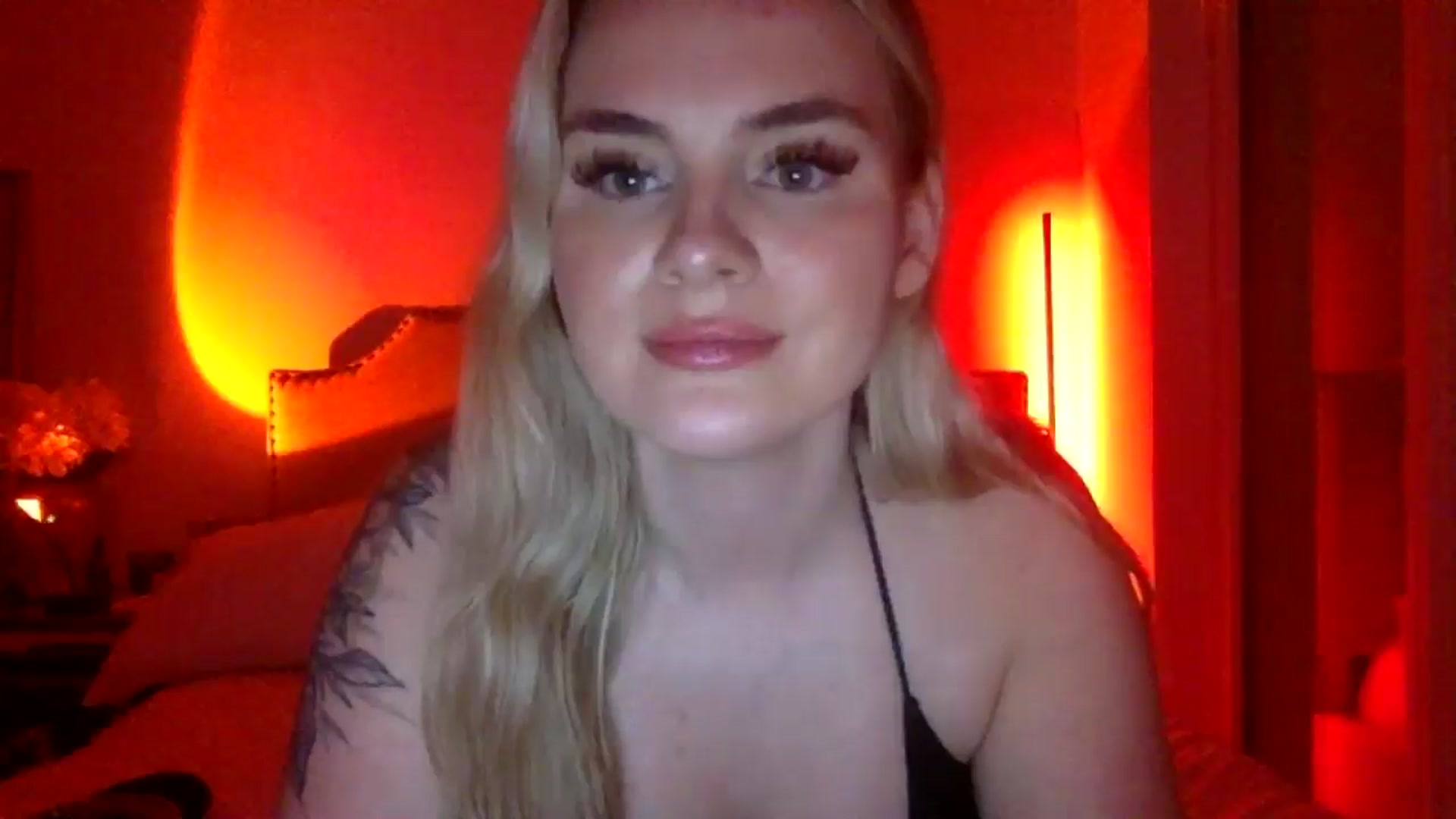 Gallery image thumbnail from Chloeluv7's myfreecams stream on, 11/22/2025, 10:55 image 18 of 20