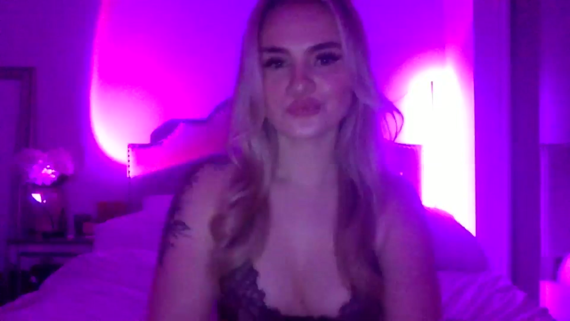 Gallery image thumbnail from Chloeluv7's myfreecams stream on, 11/23/2025, 06:36 image 20 of 20