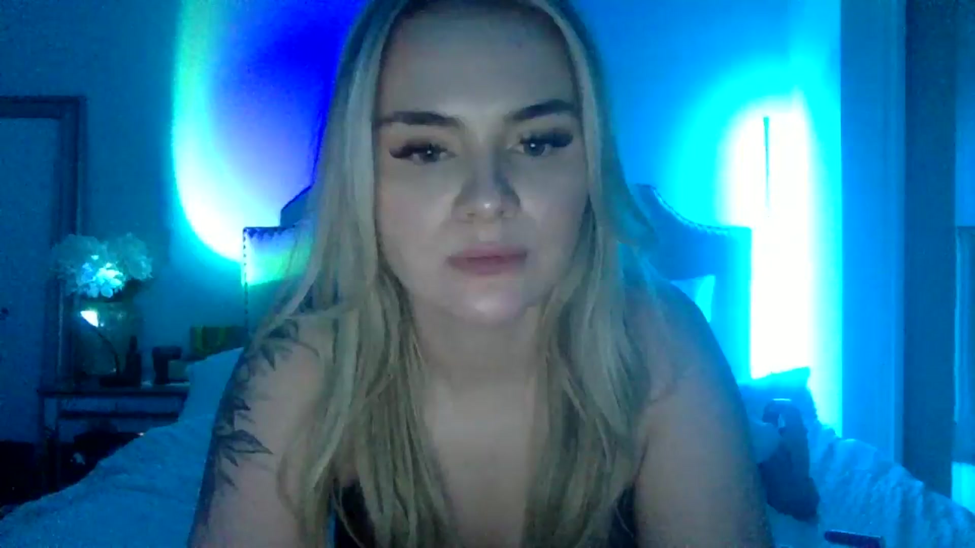 Gallery image thumbnail from Chloeluv7's myfreecams stream on, 11/23/2025, 08:57 image 7 of 20