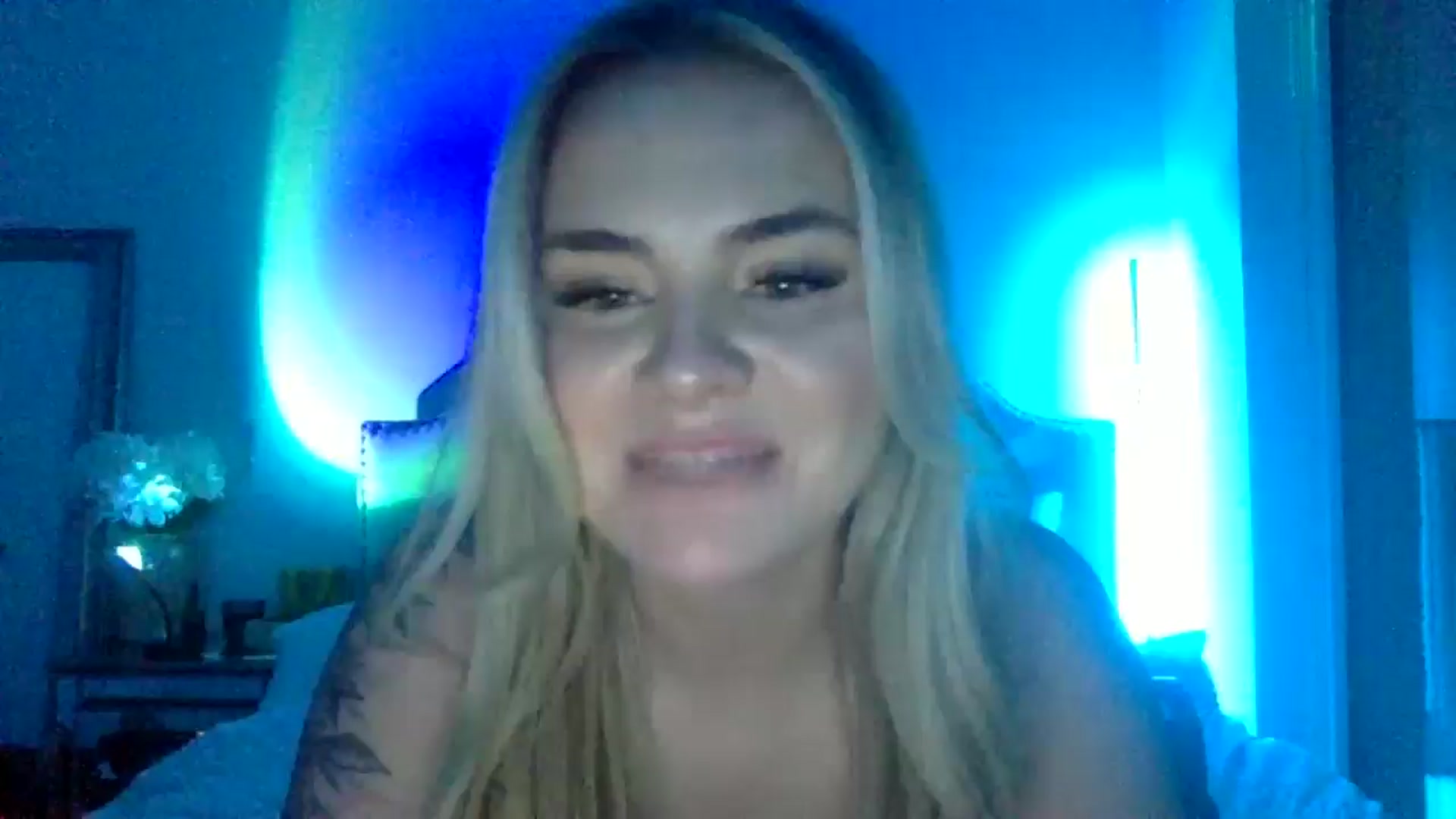Gallery image thumbnail from Chloeluv7's myfreecams stream on, 11/23/2025, 08:57 image 3 of 20