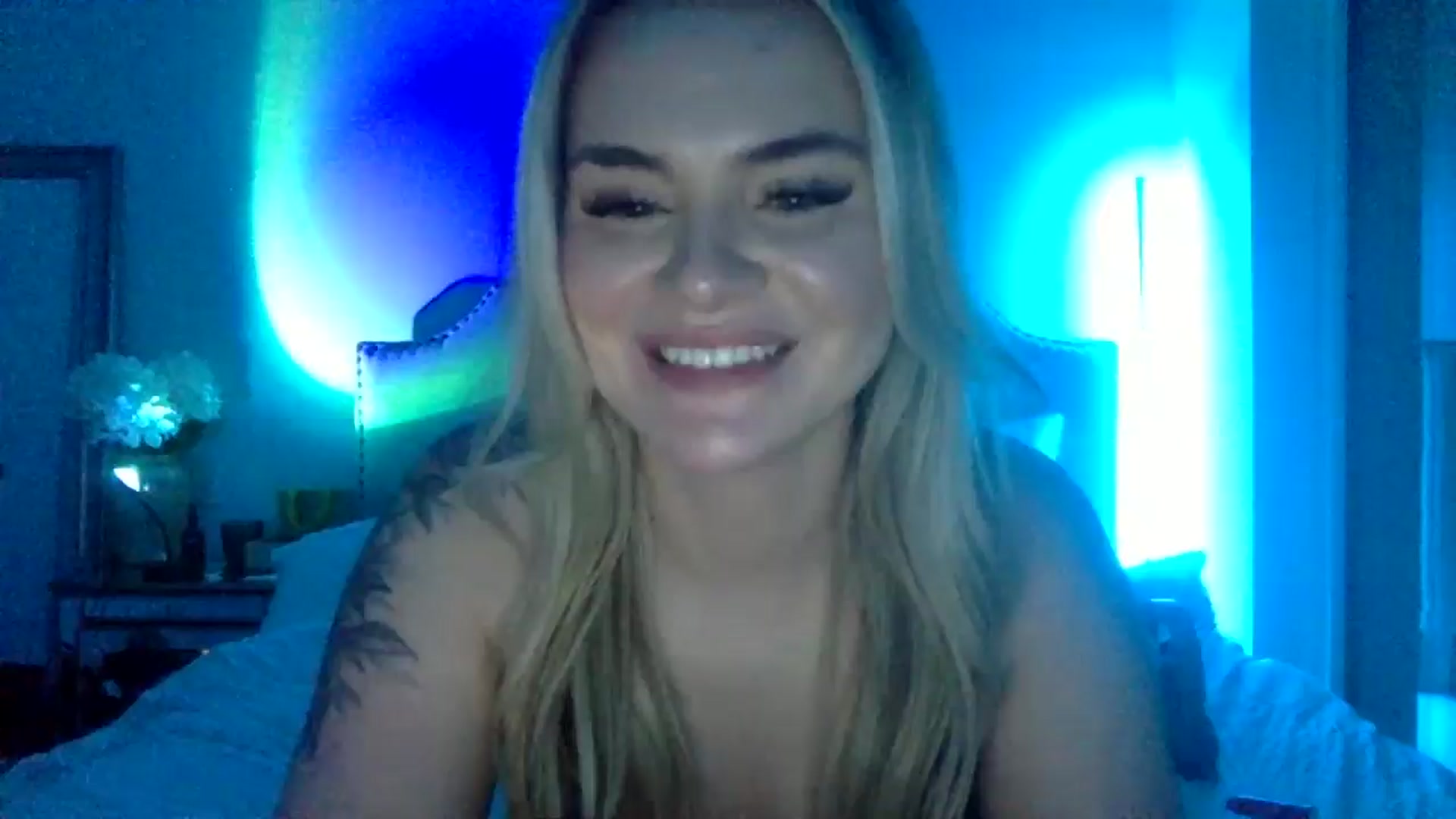 Gallery image thumbnail from Chloeluv7's myfreecams stream on, 11/23/2025, 08:57 image 11 of 20