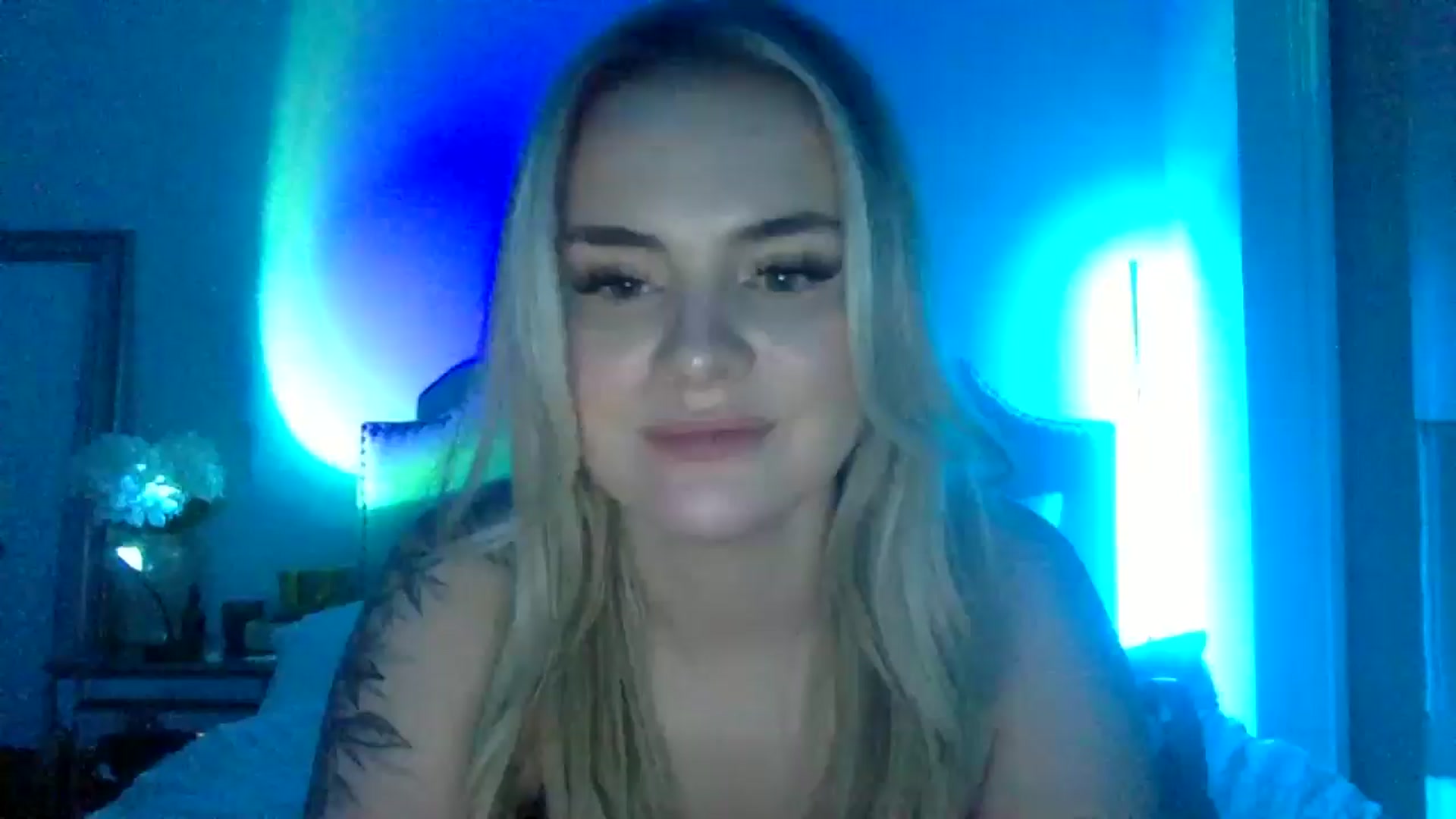 Gallery image thumbnail from Chloeluv7's myfreecams stream on, 11/23/2025, 08:57 image 5 of 20