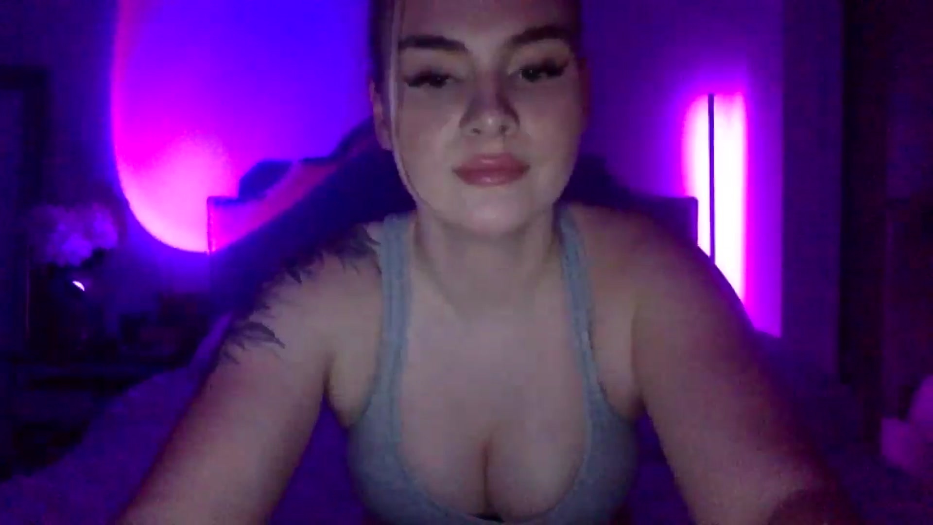Gallery image thumbnail from Chloeluv7's myfreecams stream on, 11/27/2025, 06:40 image 15 of 20