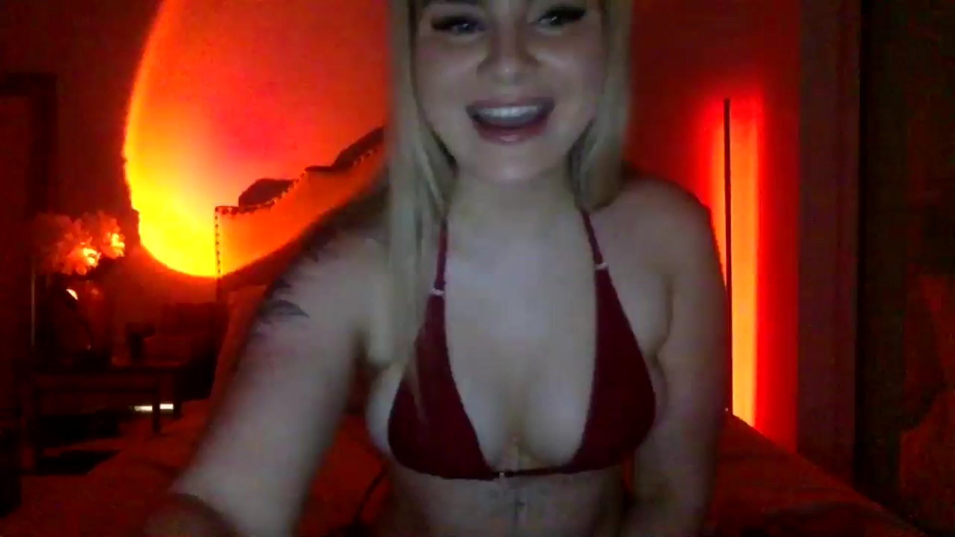 Gallery image thumbnail from Chloeluv7's myfreecams stream on, 12/01/2025, 05:37 image 16 of 20