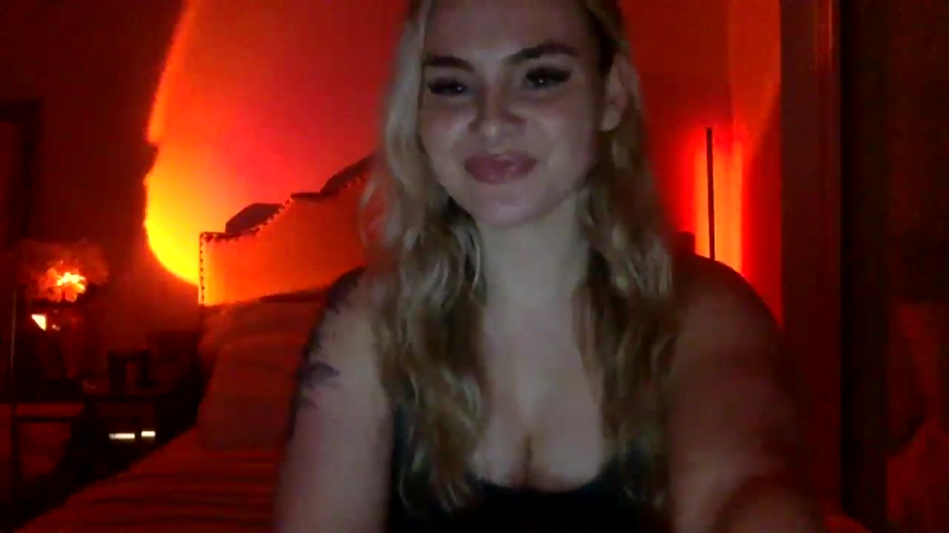 Gallery image thumbnail from Chloeluv7's myfreecams stream on, 12/03/2025, 05:21 image 7 of 20