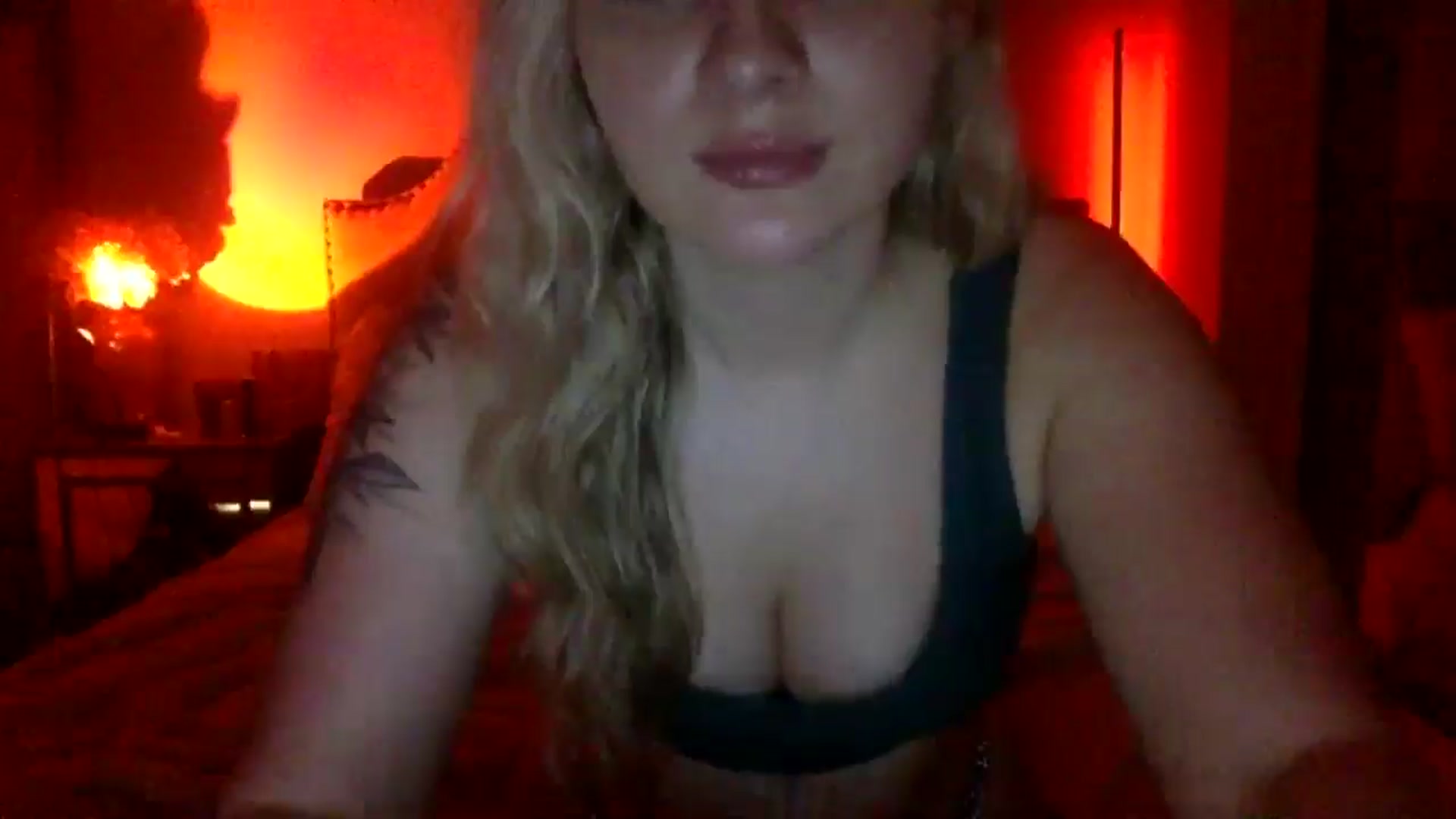 Gallery image thumbnail from Chloeluv7's myfreecams stream on, 12/03/2025, 07:35 image 11 of 20
