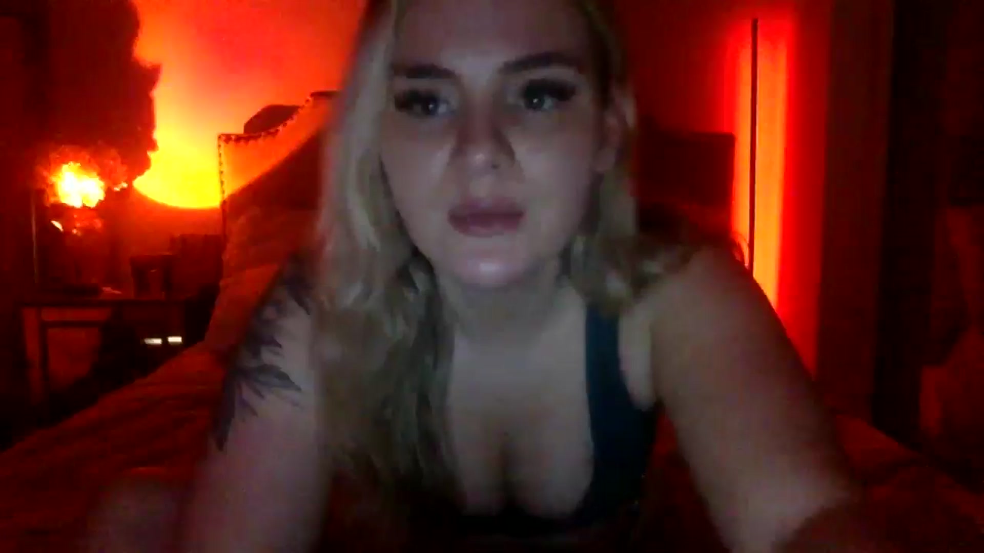 Gallery image thumbnail from Chloeluv7's myfreecams stream on, 12/03/2025, 07:35 image 14 of 20