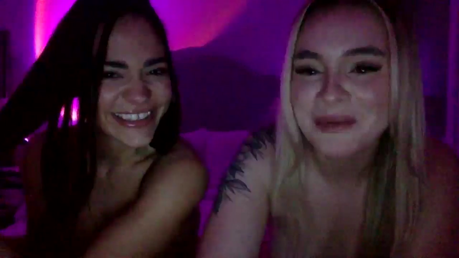 Gallery image thumbnail from Chloeluv7's myfreecams stream on, 12/10/2025, 03:03 image 15 of 20
