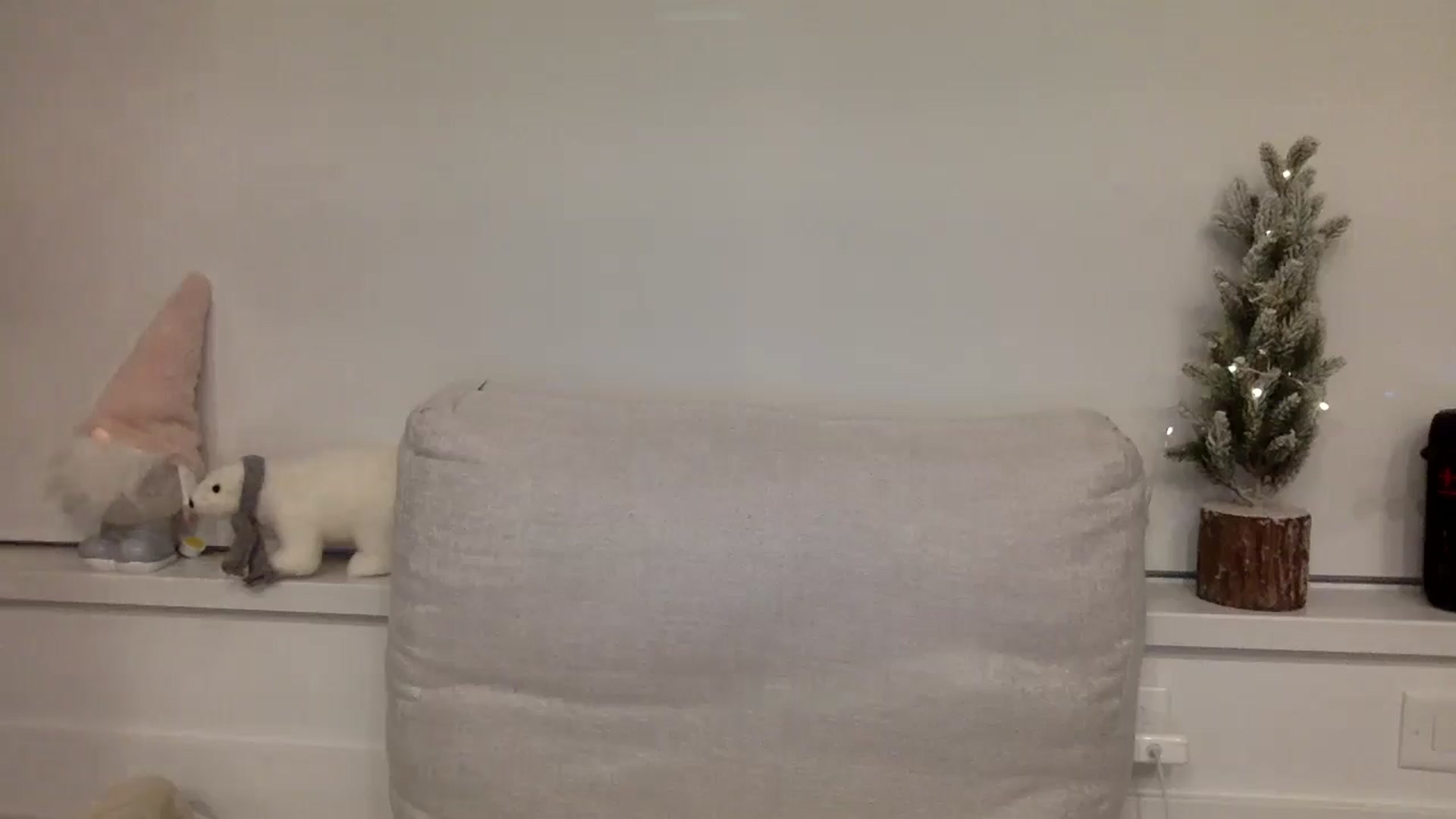 Gallery image thumbnail from Chloeluv7's myfreecams stream on, 12/18/2025, 07:42 image 2 of 20