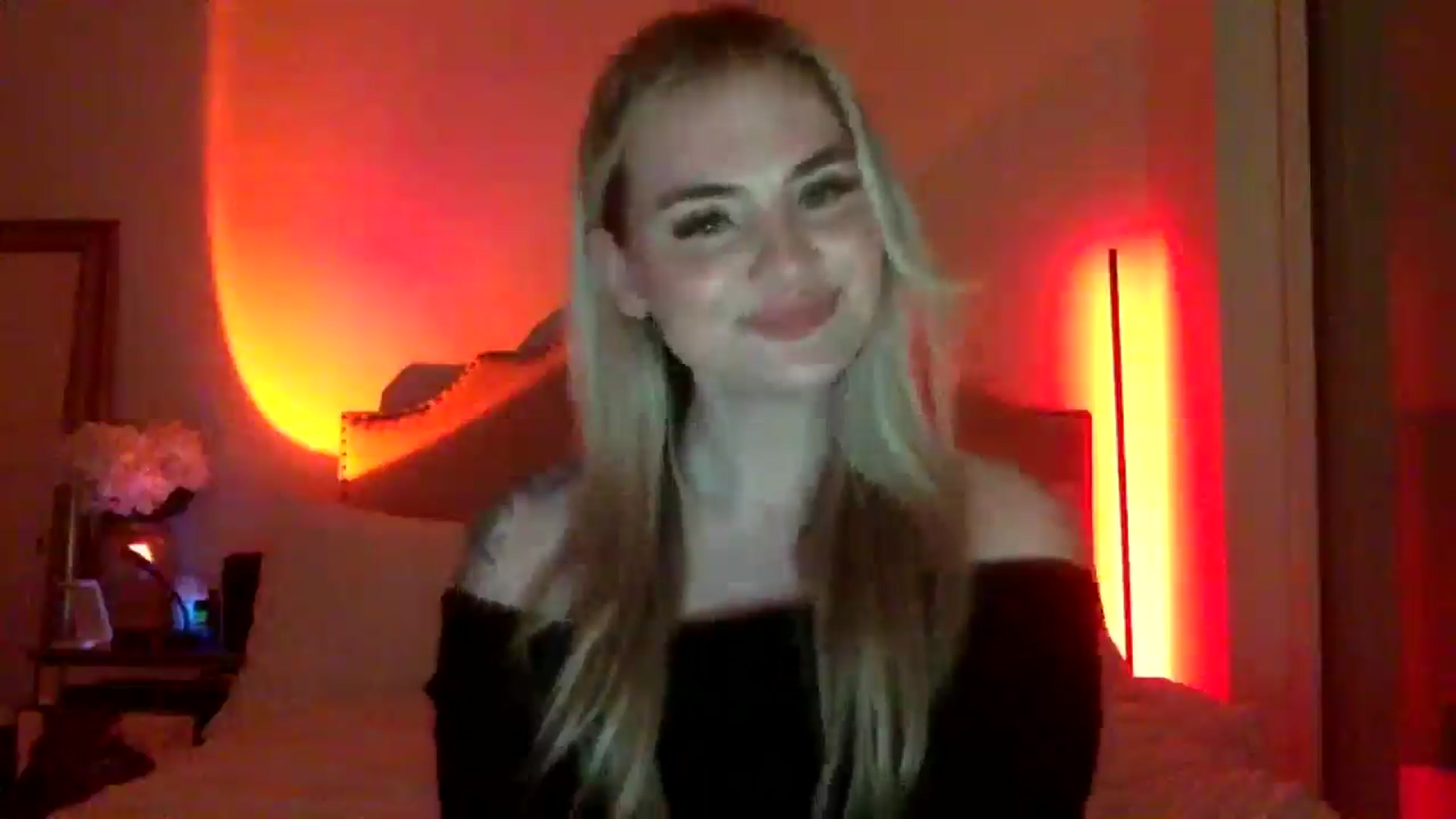Gallery image thumbnail from Chloeluv7's myfreecams stream on, 12/21/2025, 06:35 image 17 of 20
