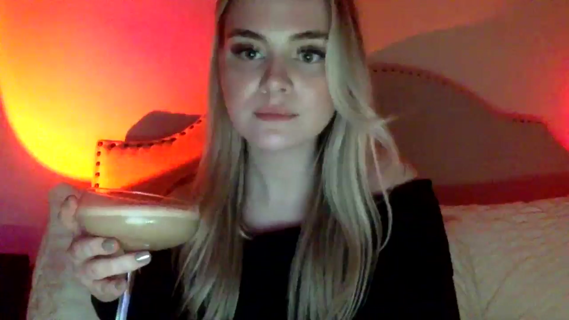 Gallery image thumbnail from Chloeluv7's myfreecams stream on, 12/21/2025, 06:35 image 7 of 20