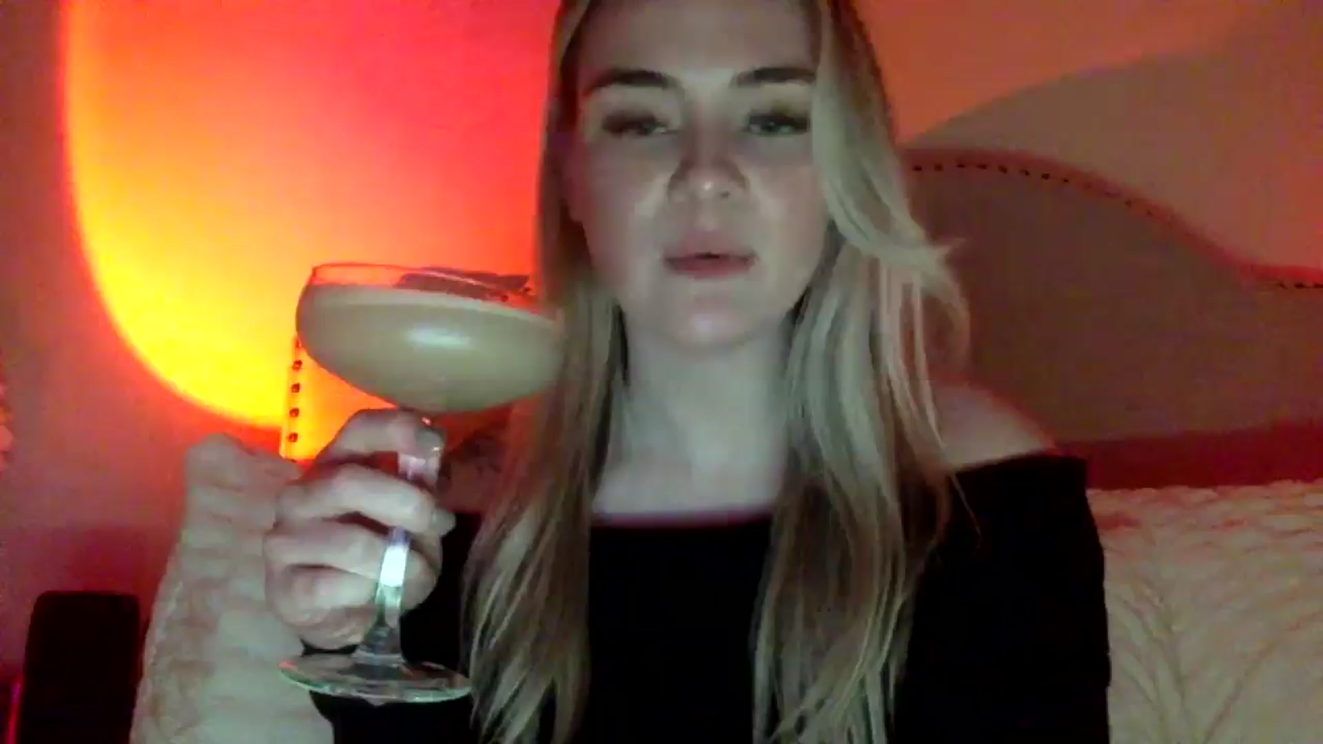 Gallery image thumbnail from Chloeluv7's myfreecams stream on, 12/21/2025, 06:35 image 1 of 20