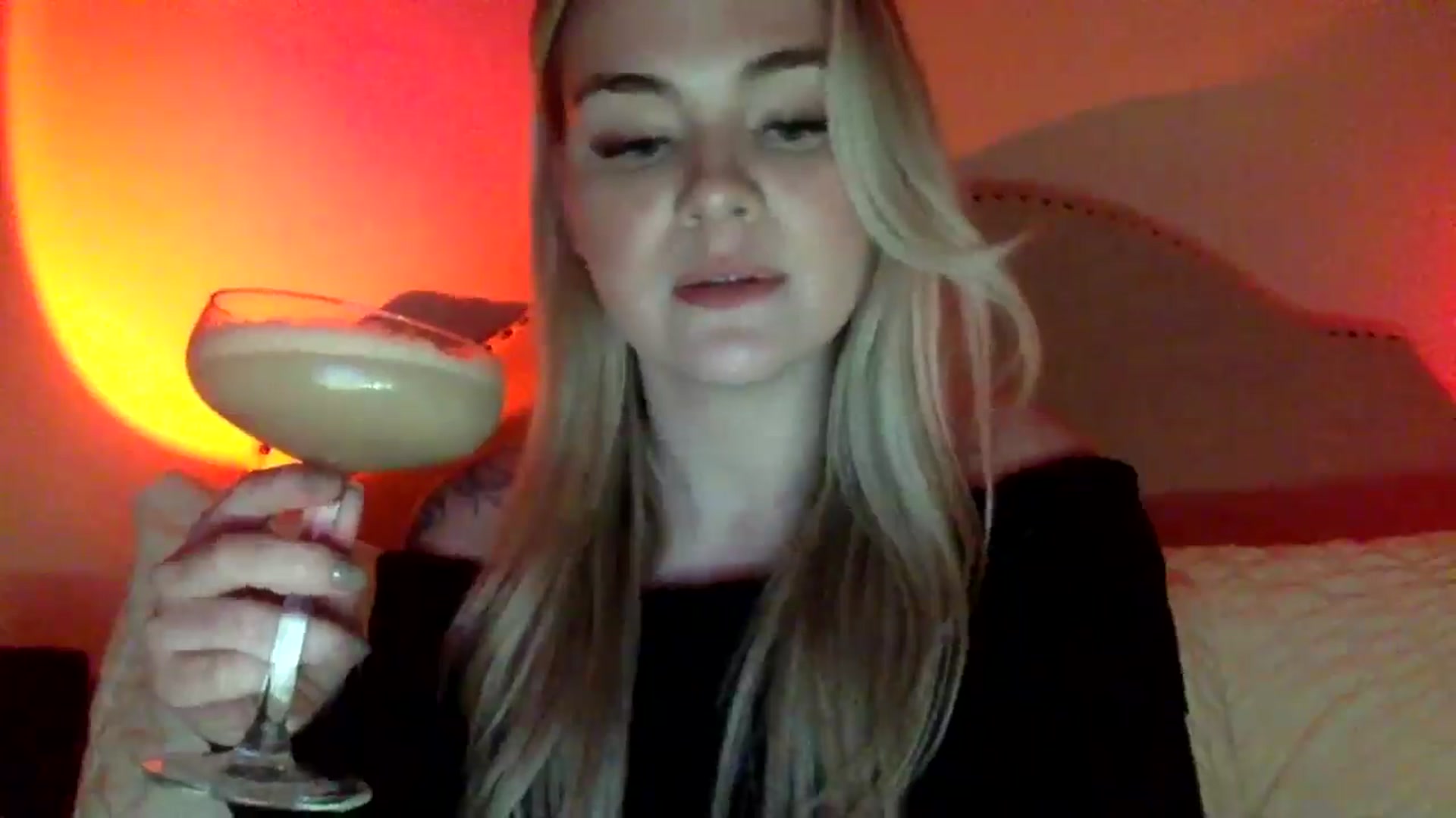 Gallery image thumbnail from Chloeluv7's myfreecams stream on, 12/21/2025, 06:35 image 3 of 20