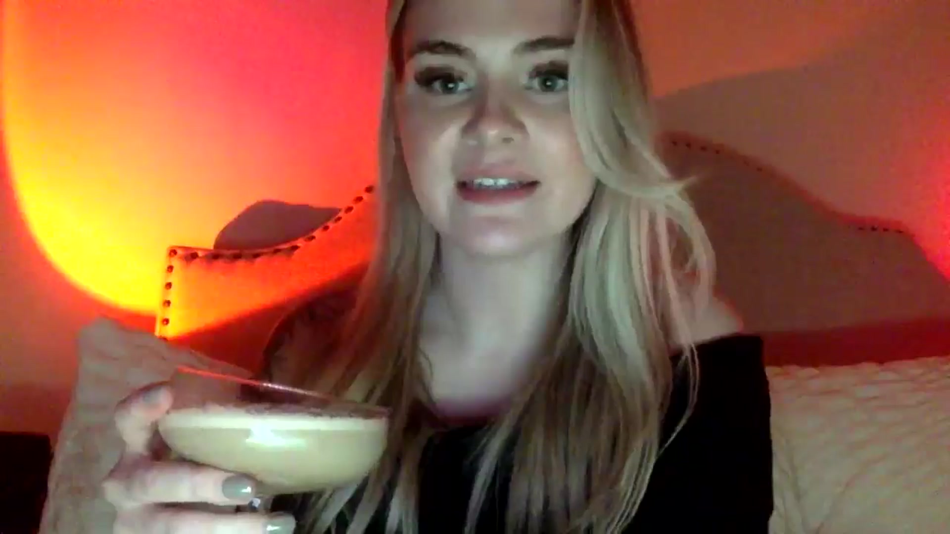 Gallery image thumbnail from Chloeluv7's myfreecams stream on, 12/21/2025, 06:35 image 4 of 20