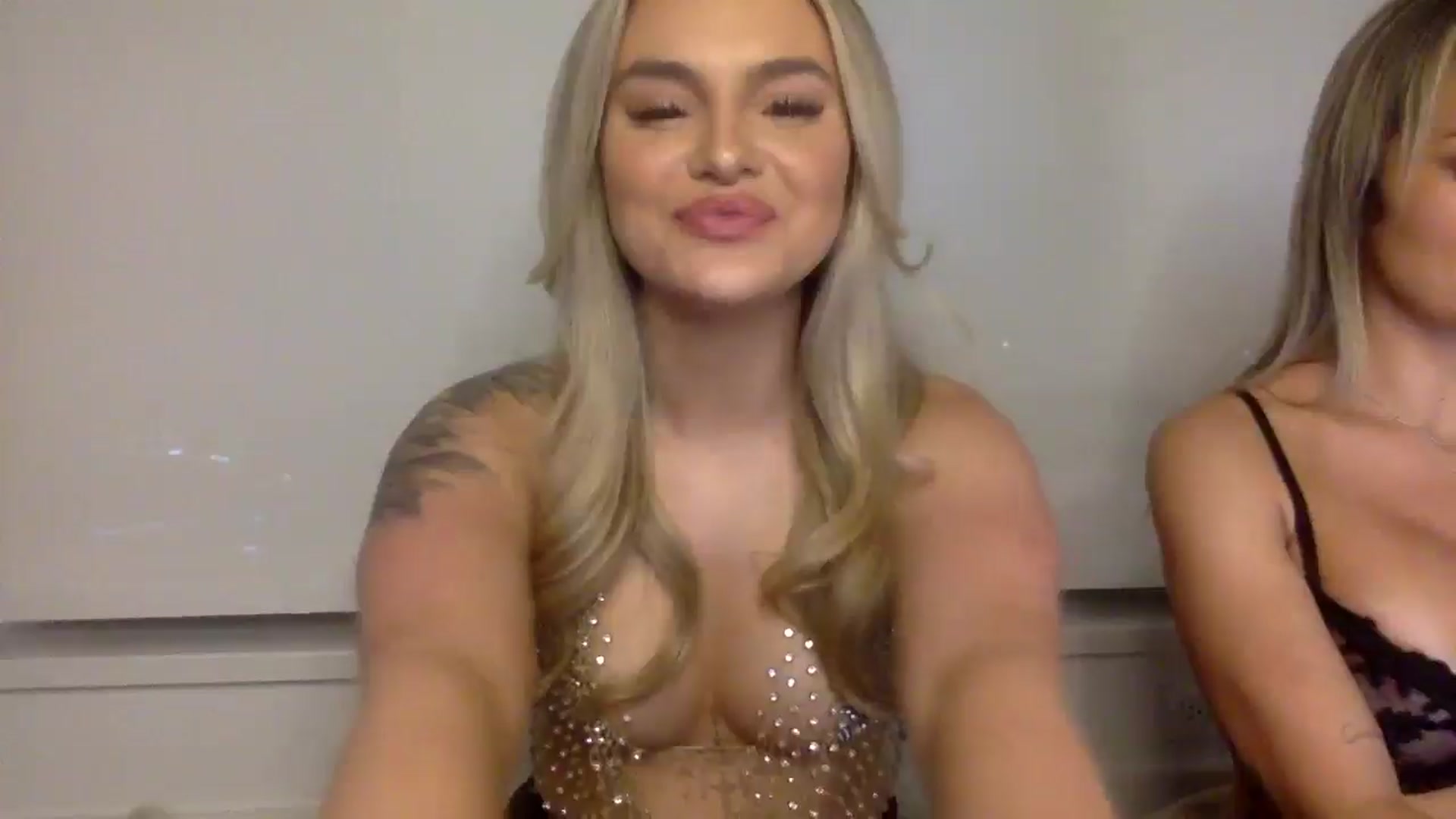 Gallery image thumbnail from Chloeluv7's myfreecams stream on, 01/01/2026, 06:22 image 6 of 20