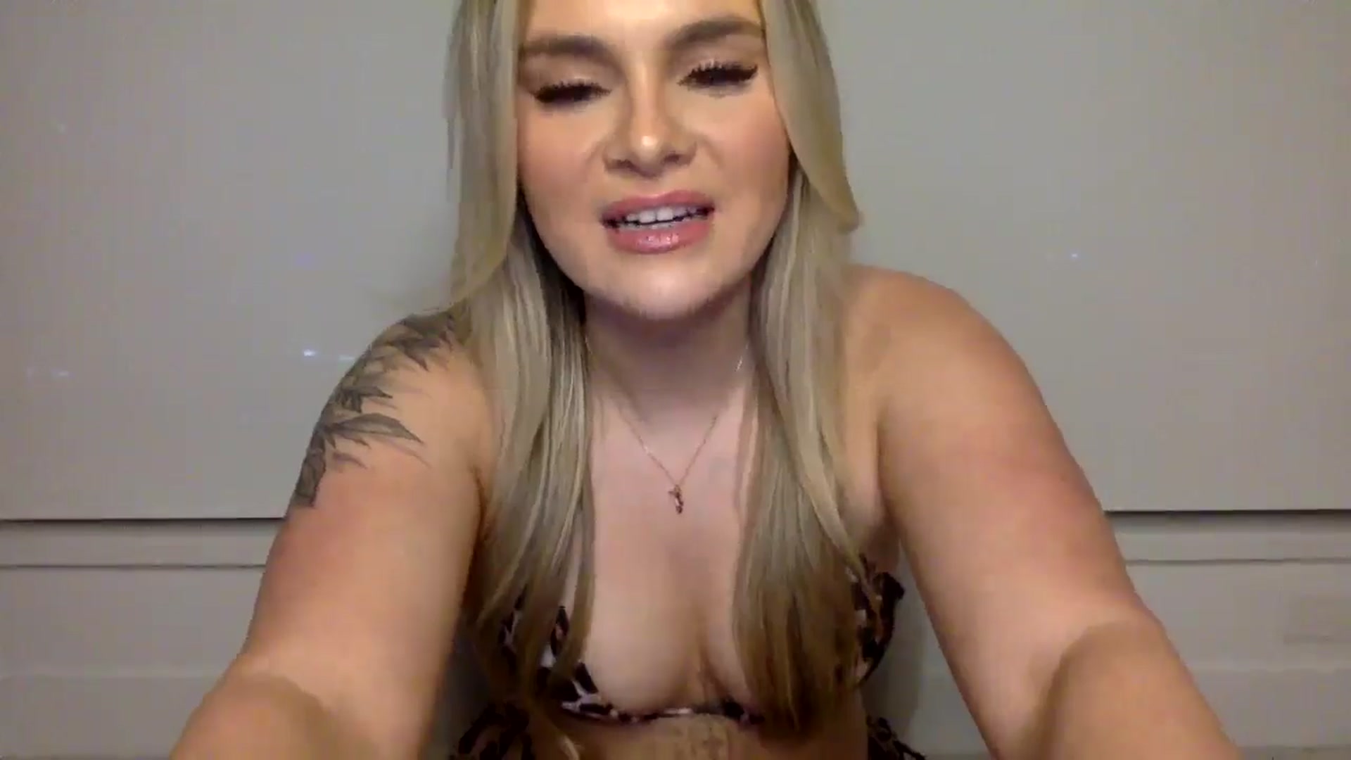 Gallery image thumbnail from Chloeluv7's myfreecams stream on, 01/06/2026, 07:51 image 8 of 20