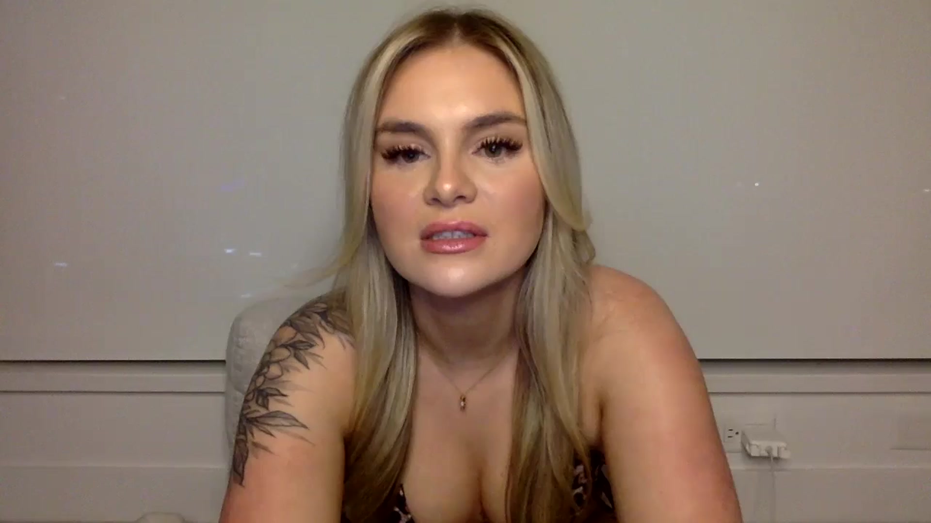 Gallery image thumbnail from Chloeluv7's myfreecams stream on, 01/06/2026, 07:51 image 1 of 20