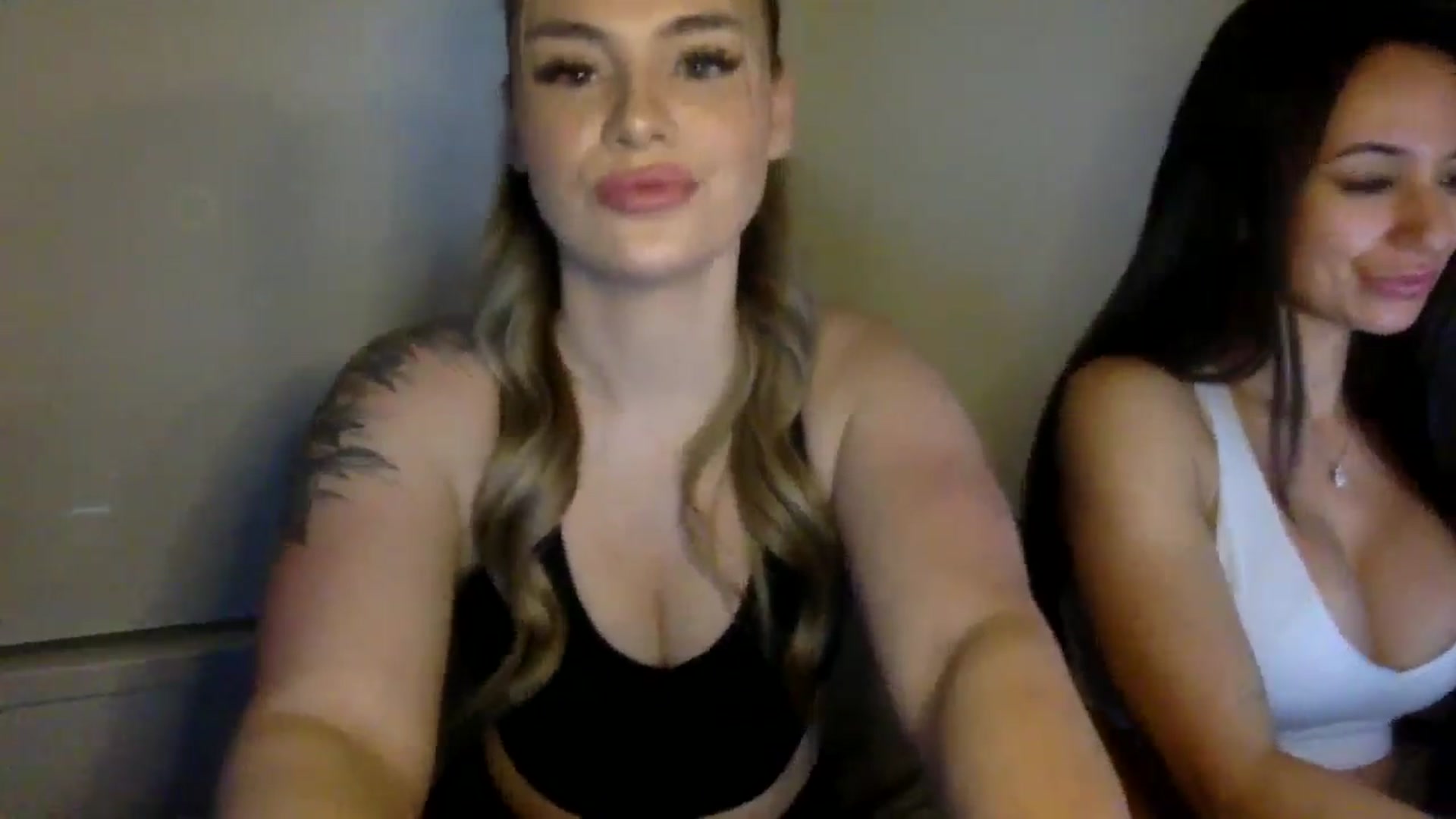 Gallery image thumbnail from Chloeluv7's myfreecams stream on, 01/15/2026, 05:06 image 5 of 20