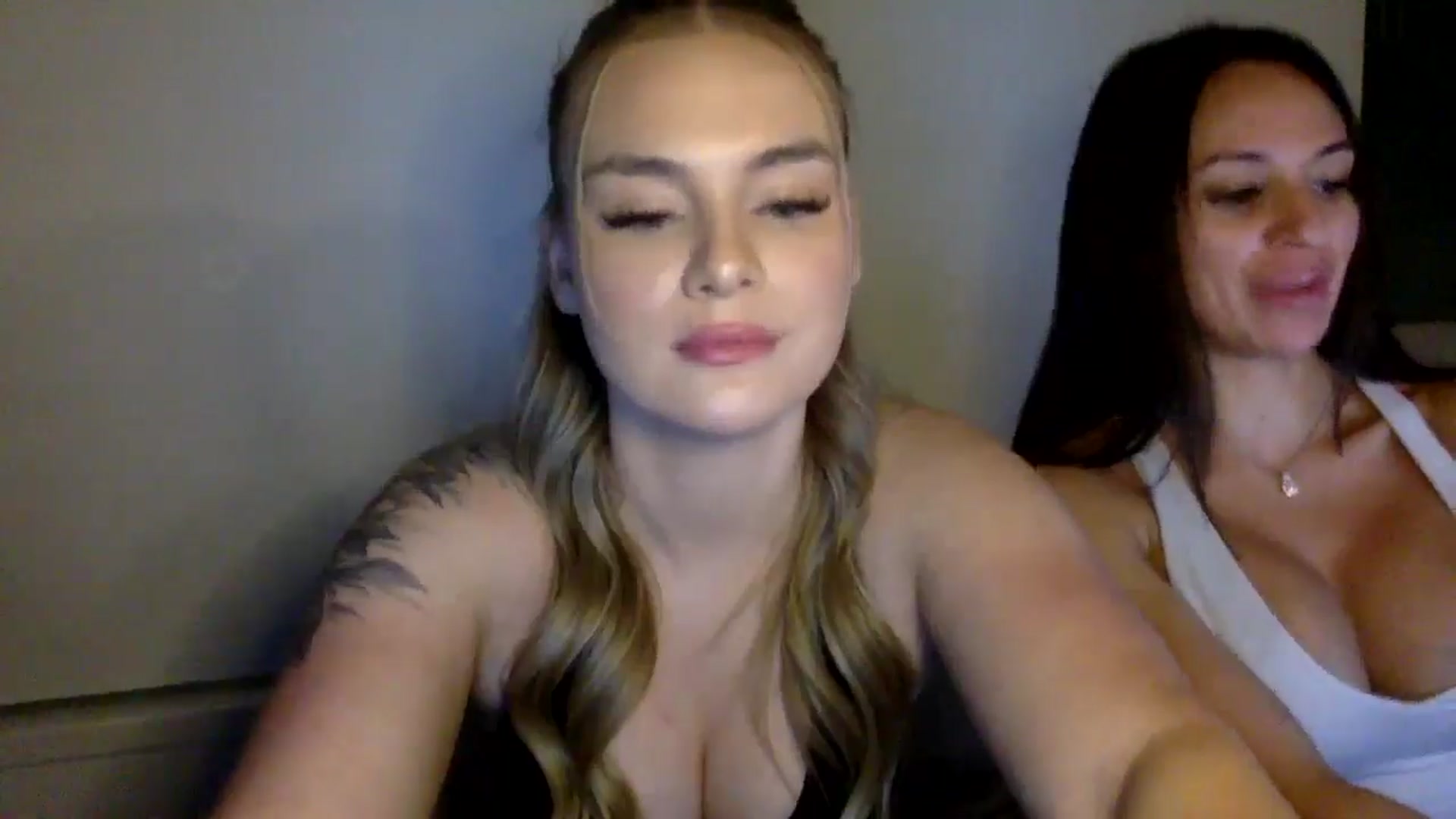 Gallery image thumbnail from Chloeluv7's myfreecams stream on, 01/15/2026, 05:06 image 15 of 20
