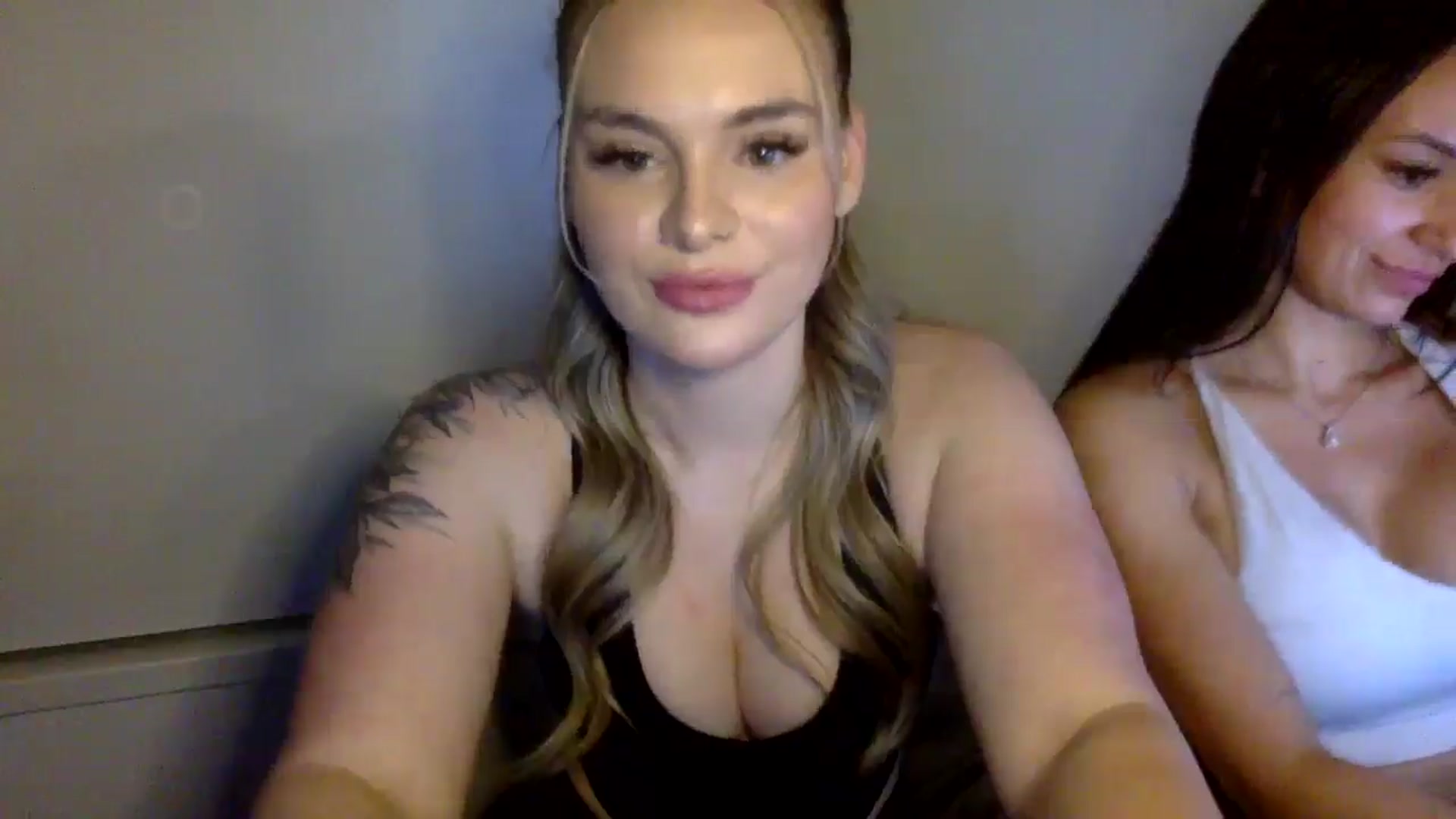 Gallery image thumbnail from Chloeluv7's myfreecams stream on, 01/15/2026, 05:06 image 18 of 20