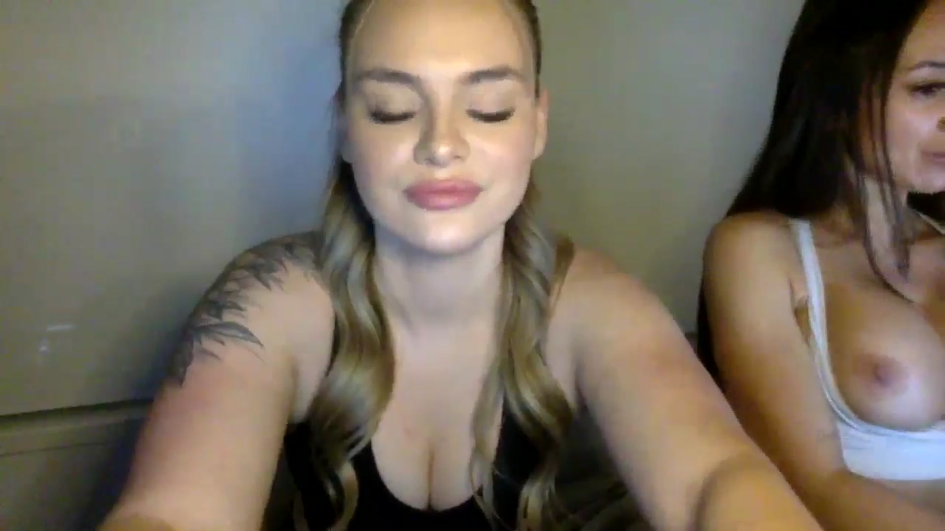 Gallery image thumbnail from Chloeluv7's myfreecams stream on, 01/15/2026, 05:06 image 4 of 20