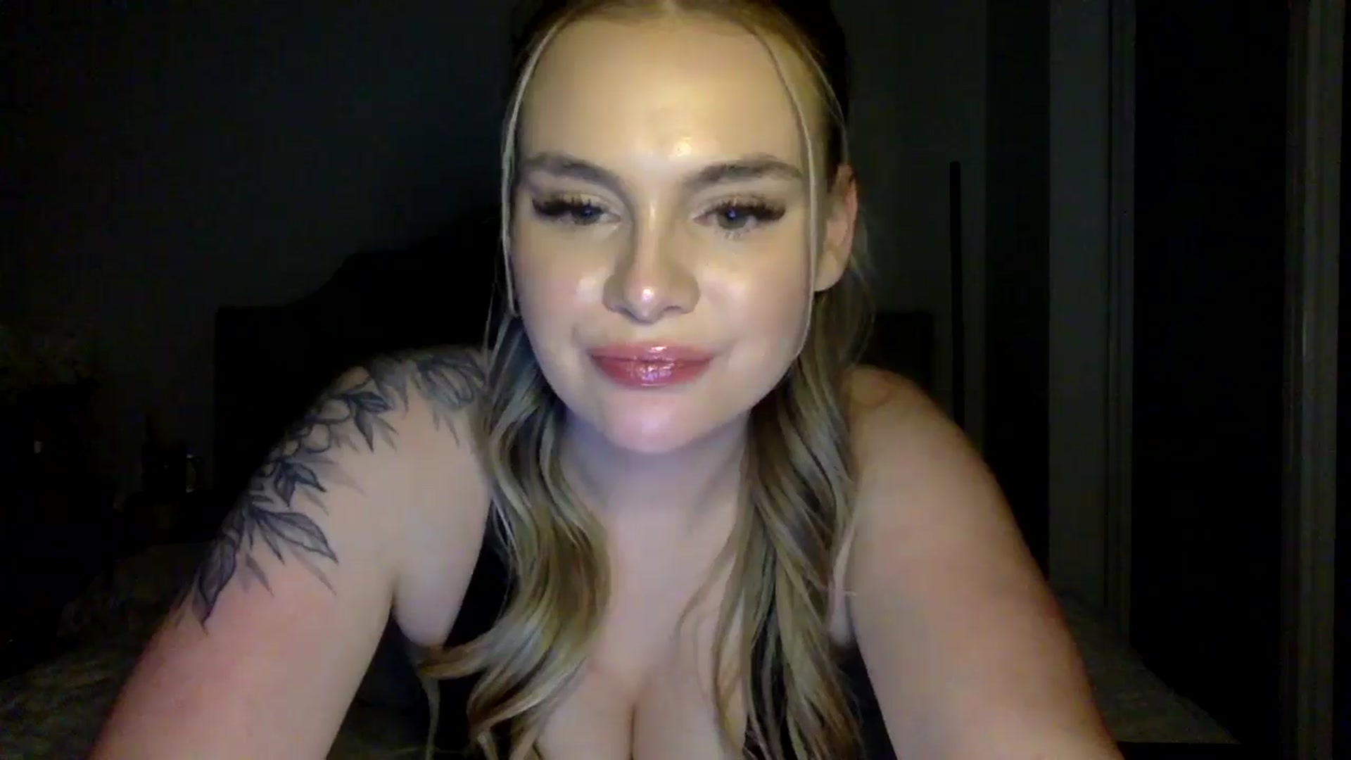 Gallery image thumbnail from Chloeluv7's myfreecams stream on, 01/15/2026, 08:05 image 19 of 20