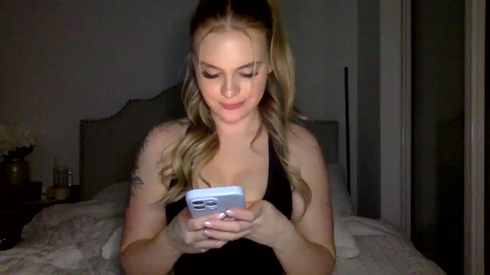 Gallery image thumbnail from Chloeluv7's myfreecams stream on, 01/15/2026, 08:05 image 11 of 20