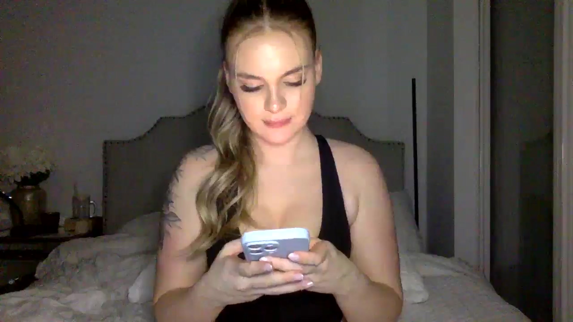 Gallery image thumbnail from Chloeluv7's myfreecams stream on, 01/15/2026, 08:05 image 12 of 20