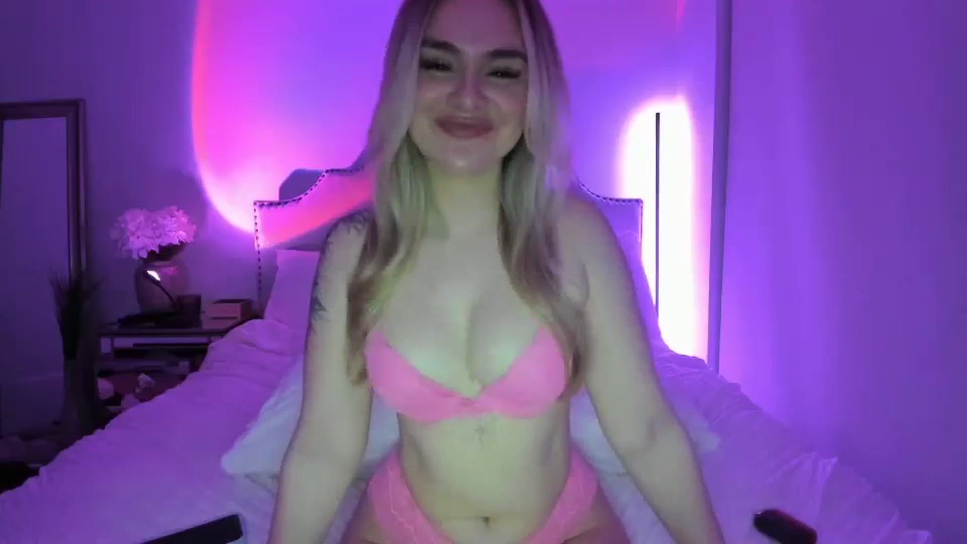 Gallery image thumbnail from Chloeluv7's myfreecams stream on, 01/31/2026, 06:45 image 13 of 20