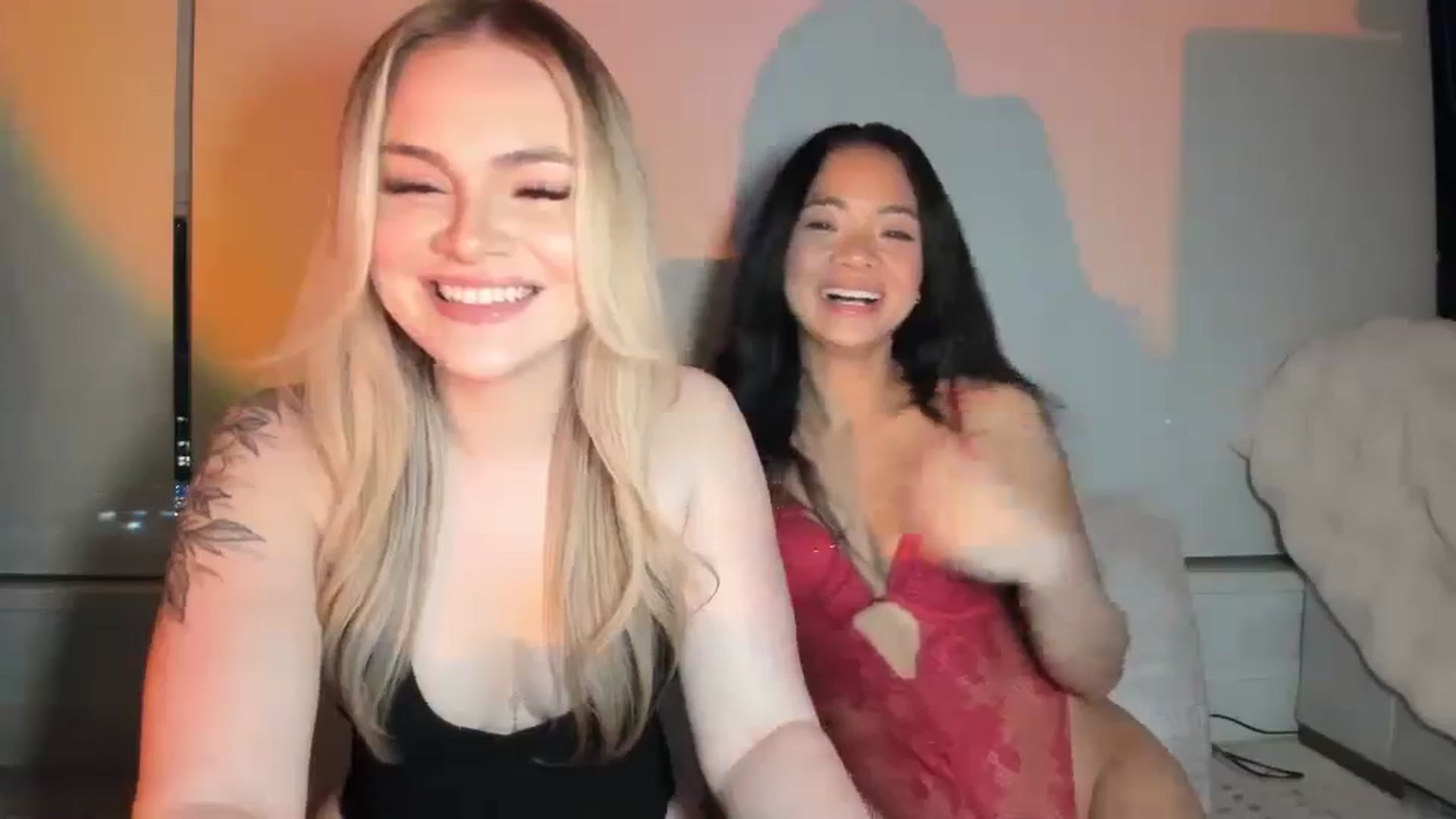 Gallery image thumbnail from Chloeluv7's myfreecams stream on, 02/05/2026, 04:03 image 3 of 20