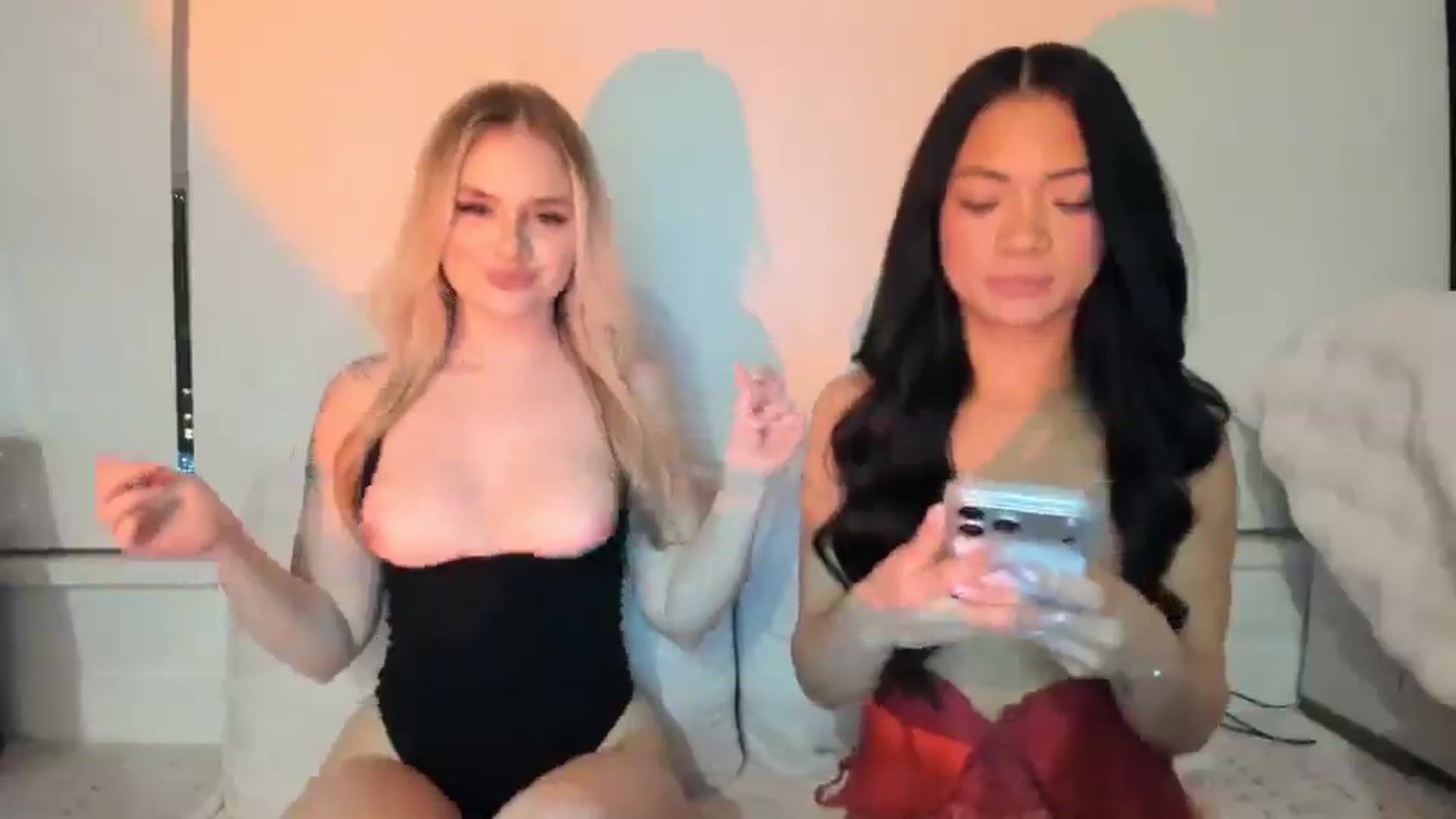 Gallery image thumbnail from Chloeluv7's myfreecams stream on, 02/05/2026, 07:34 image 18 of 20