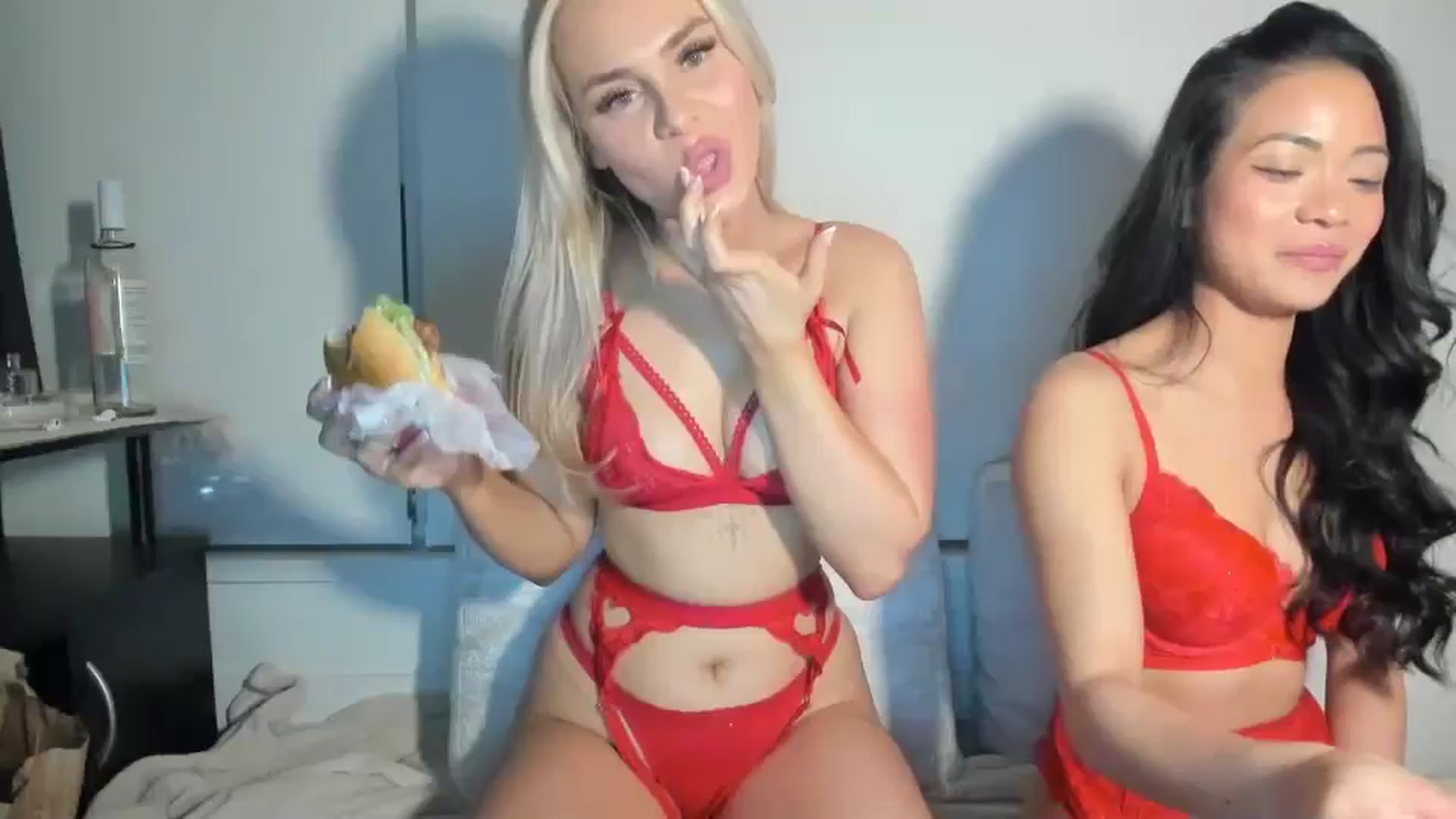 Gallery image thumbnail from Chloeluv7's myfreecams stream on, 02/14/2026, 07:53 image 15 of 20