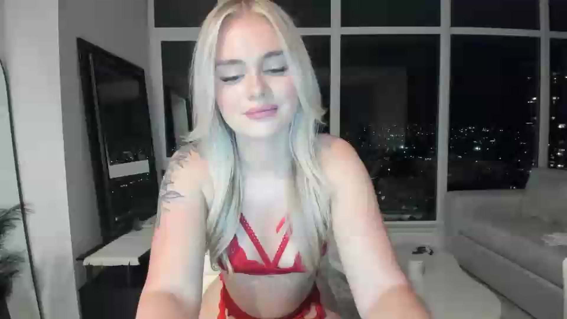Gallery image thumbnail from Chloeluv7's myfreecams stream on, 05/25/2026, 07:35 image 7 of 20