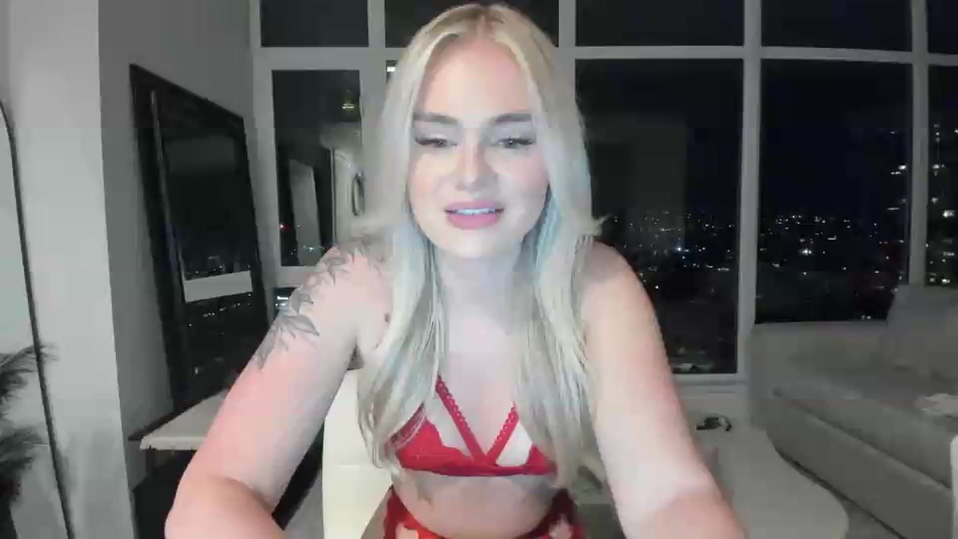 Gallery image thumbnail from Chloeluv7's myfreecams stream on, 05/25/2026, 07:35 image 15 of 20