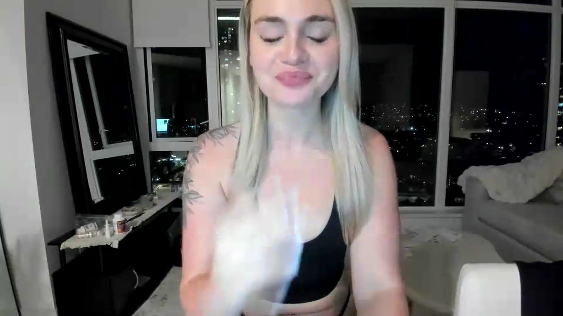 Gallery image thumbnail from Chloeluv7's myfreecams stream on, 06/05/2026, 05:59 image 12 of 20