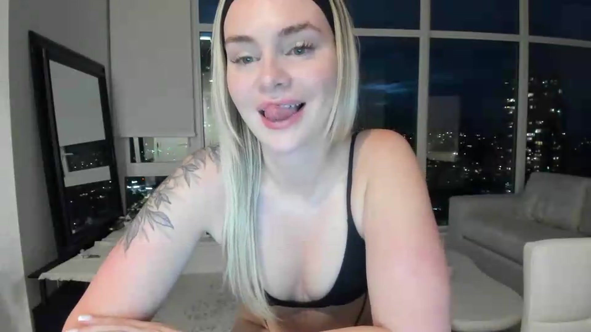 Gallery image thumbnail from Chloeluv7's myfreecams stream on, 06/16/2026, 05:24 image 14 of 20