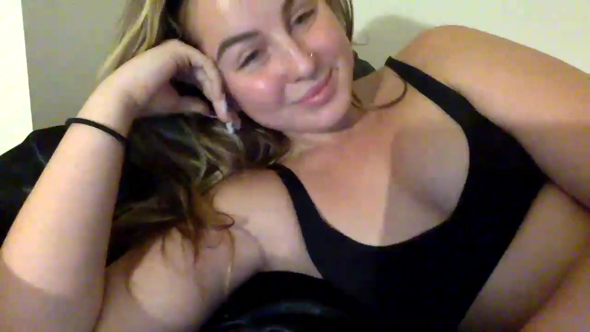 Gallery image thumbnail from Chloemxoxo's myfreecams stream on, 09/17/2024, 07:07 image 4 of 20