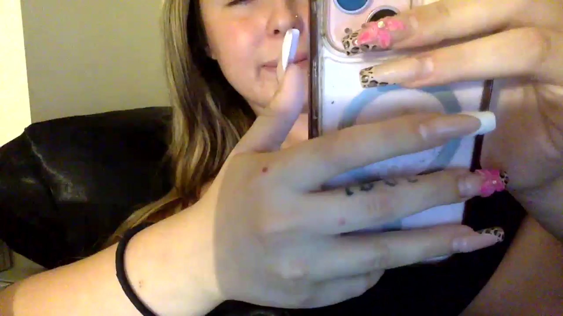 Gallery image thumbnail from Chloemxoxo's myfreecams stream on, 09/17/2024, 07:07 image 5 of 20