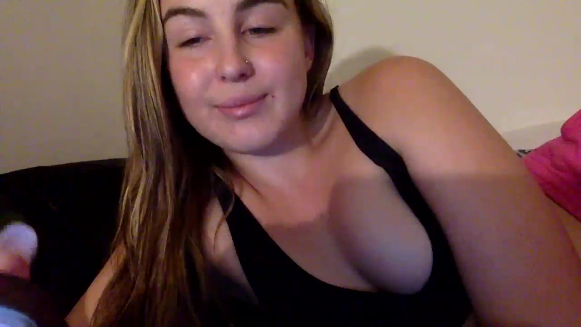 Gallery image thumbnail from Chloemxoxo's myfreecams stream on, 09/17/2024, 07:07 image 10 of 20